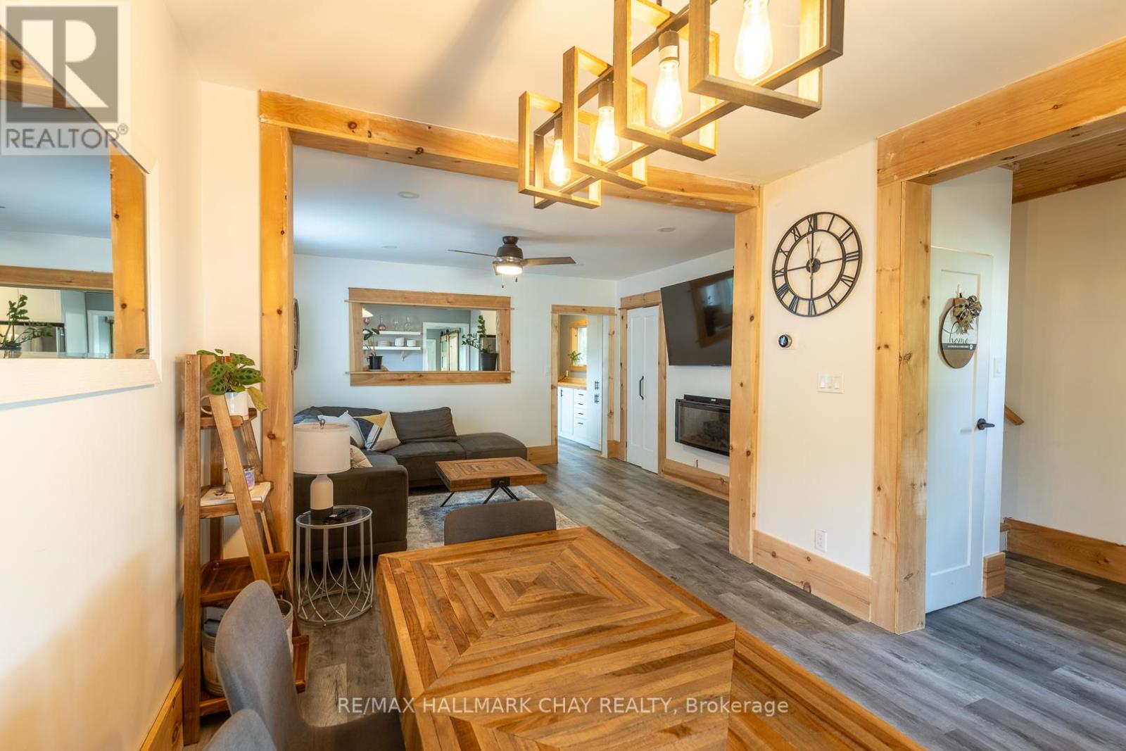 109 Borland Street E, Orillia, Ontario  L3V 2B8 - Photo 4 - S12415199