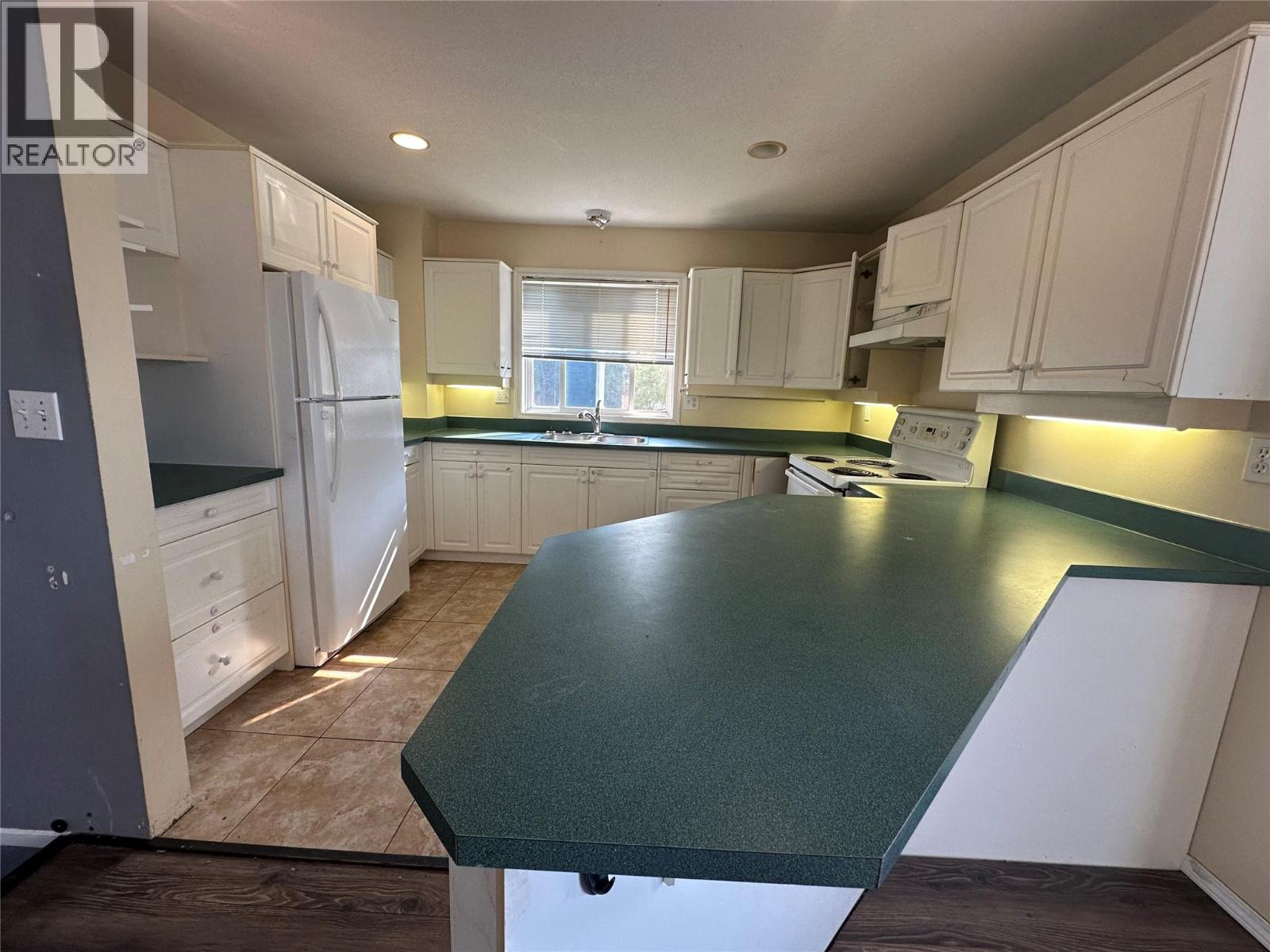 1373 Orchard Drive, Kelowna, British Columbia  V1Y 3V1 - Photo 9 - 10359579