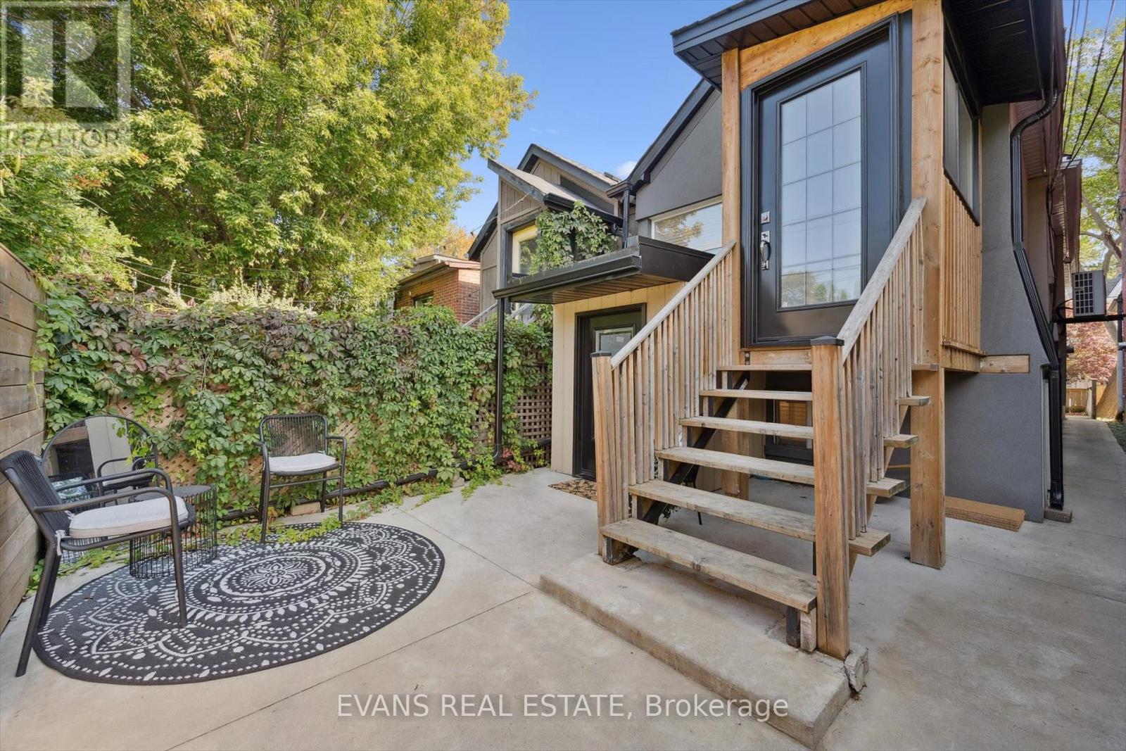 526 Quebec Avenue, Toronto, Ontario  M6P 2V7 - Photo 24 - W12411228