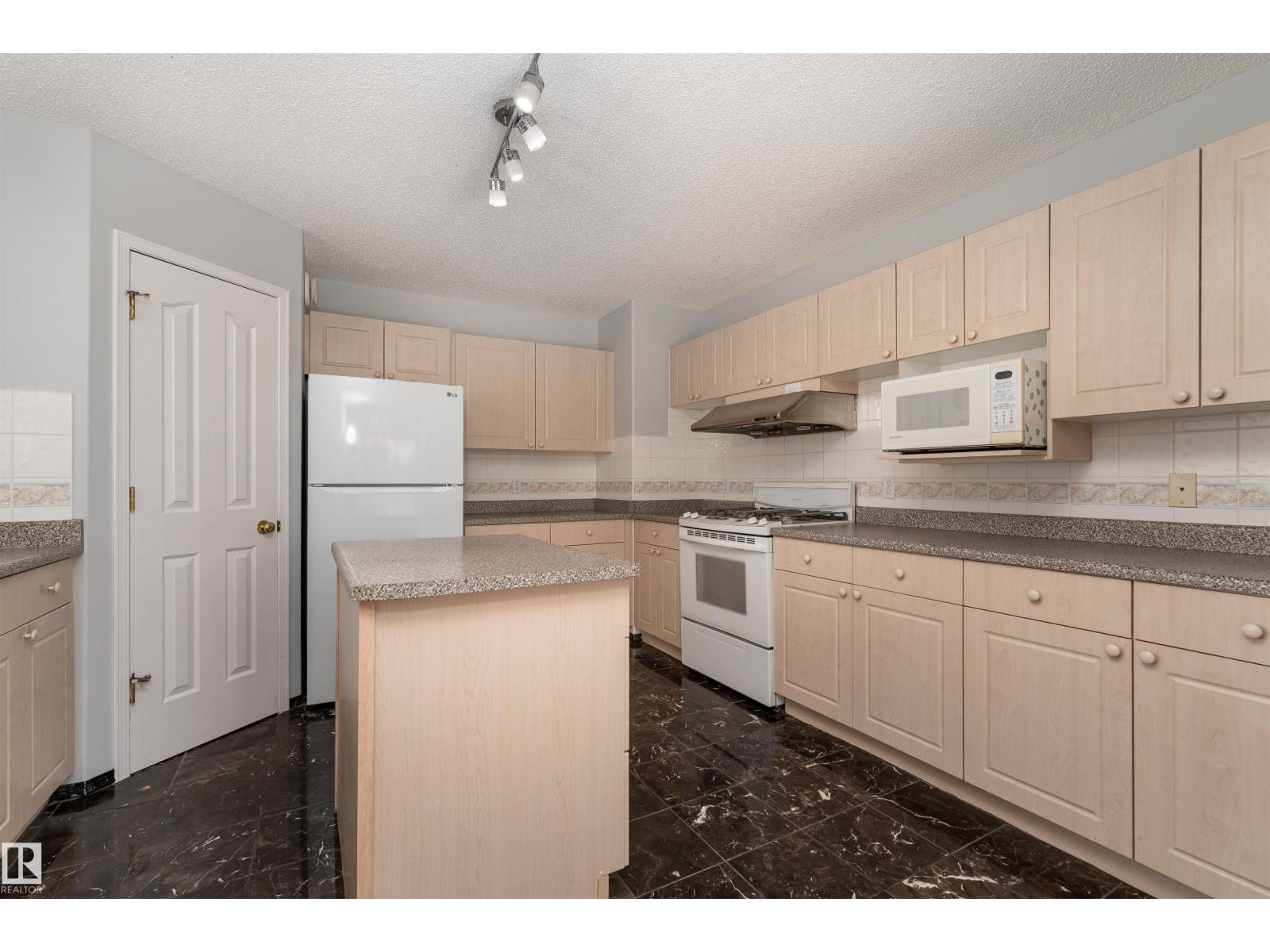 1027 Graham Co Nw, Edmonton, Alberta  T5T 6L4 - Photo 11 - E4458569