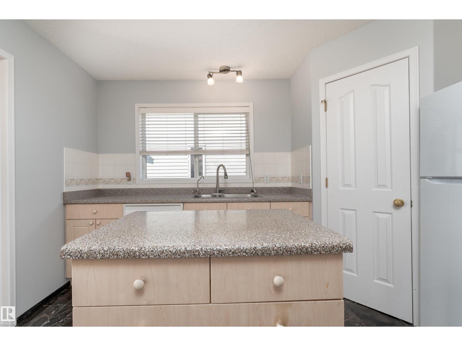1027 Graham Co Nw, Edmonton, Alberta  T5T 6L4 - Photo 13 - E4458569