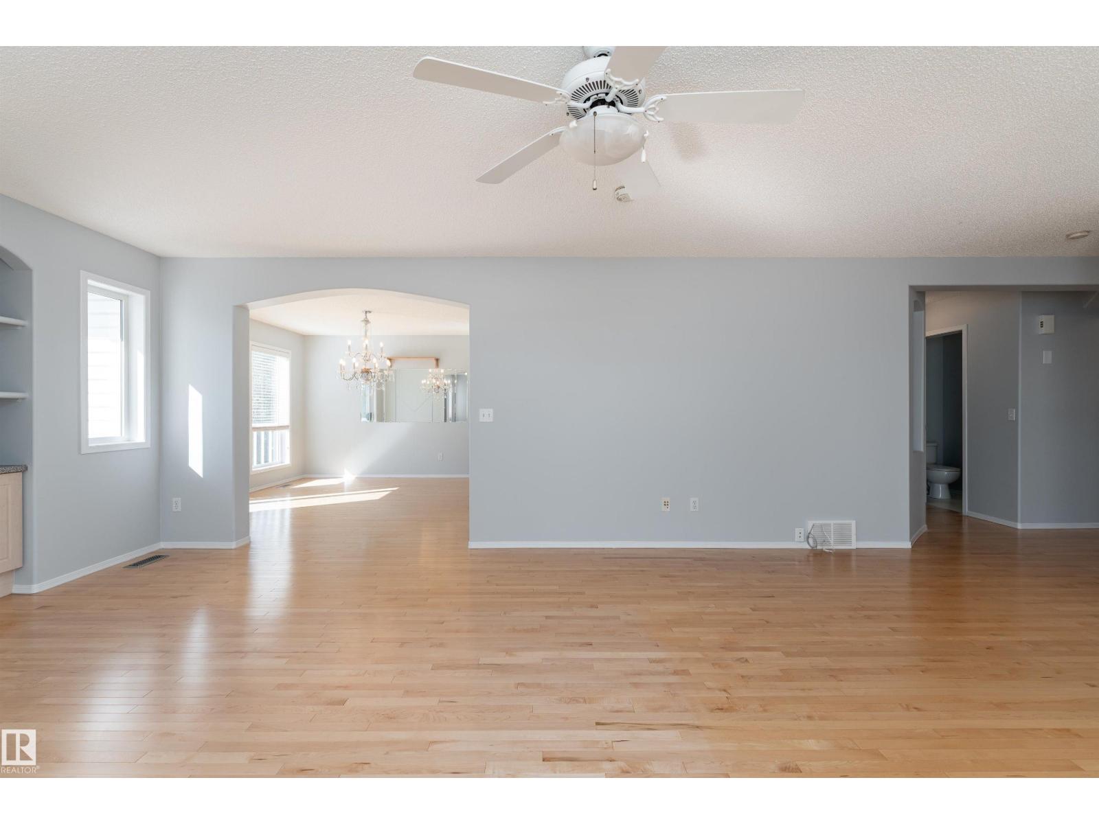 1027 Graham Co Nw, Edmonton, Alberta  T5T 6L4 - Photo 5 - E4458569