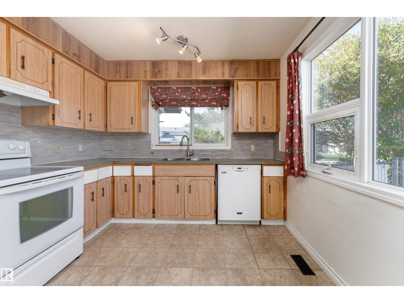 4114 43b Av, Leduc, Alberta  T9E 4T7 - Photo 3 - E4458570