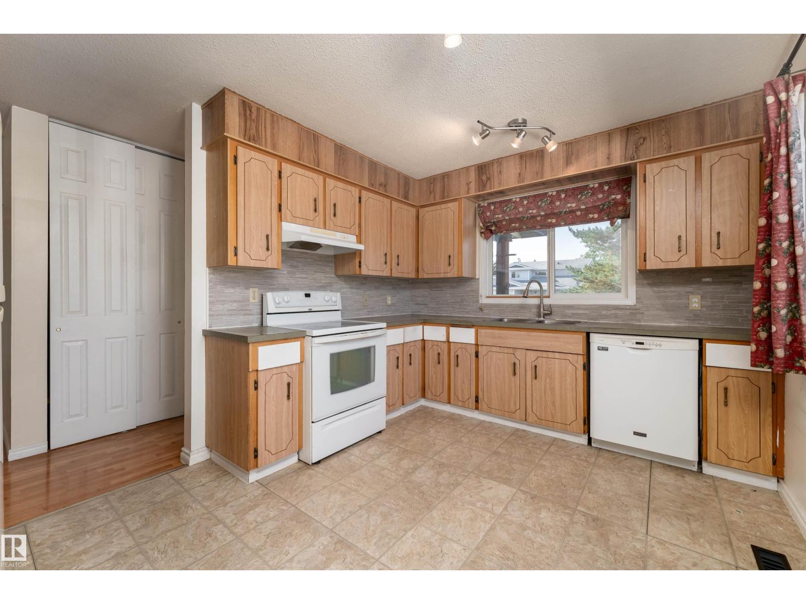 4114 43b Av, Leduc, Alberta  T9E 4T7 - Photo 5 - E4458570