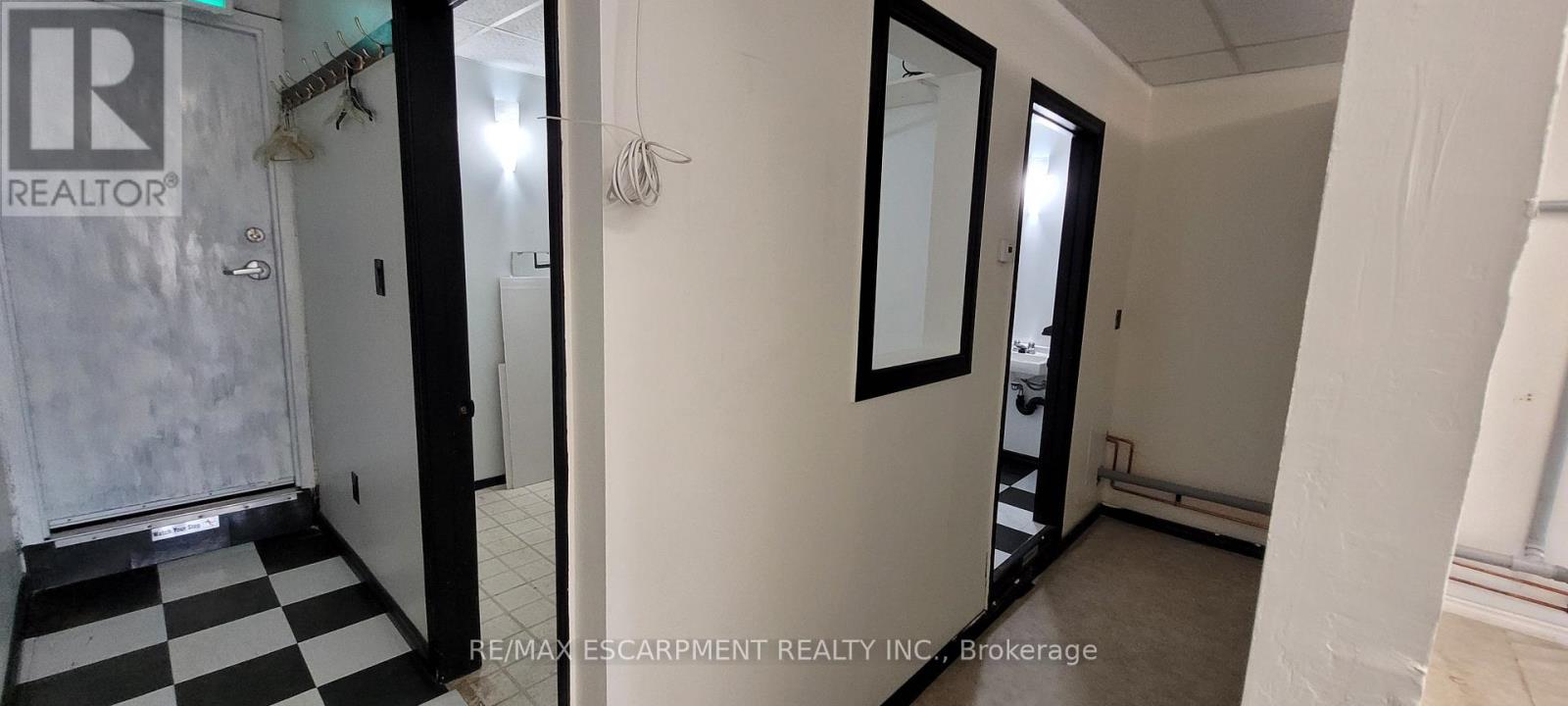 120 Parkdale Avenue N, Hamilton, Ontario  L8H 5W9 - Photo 21 - X12294570