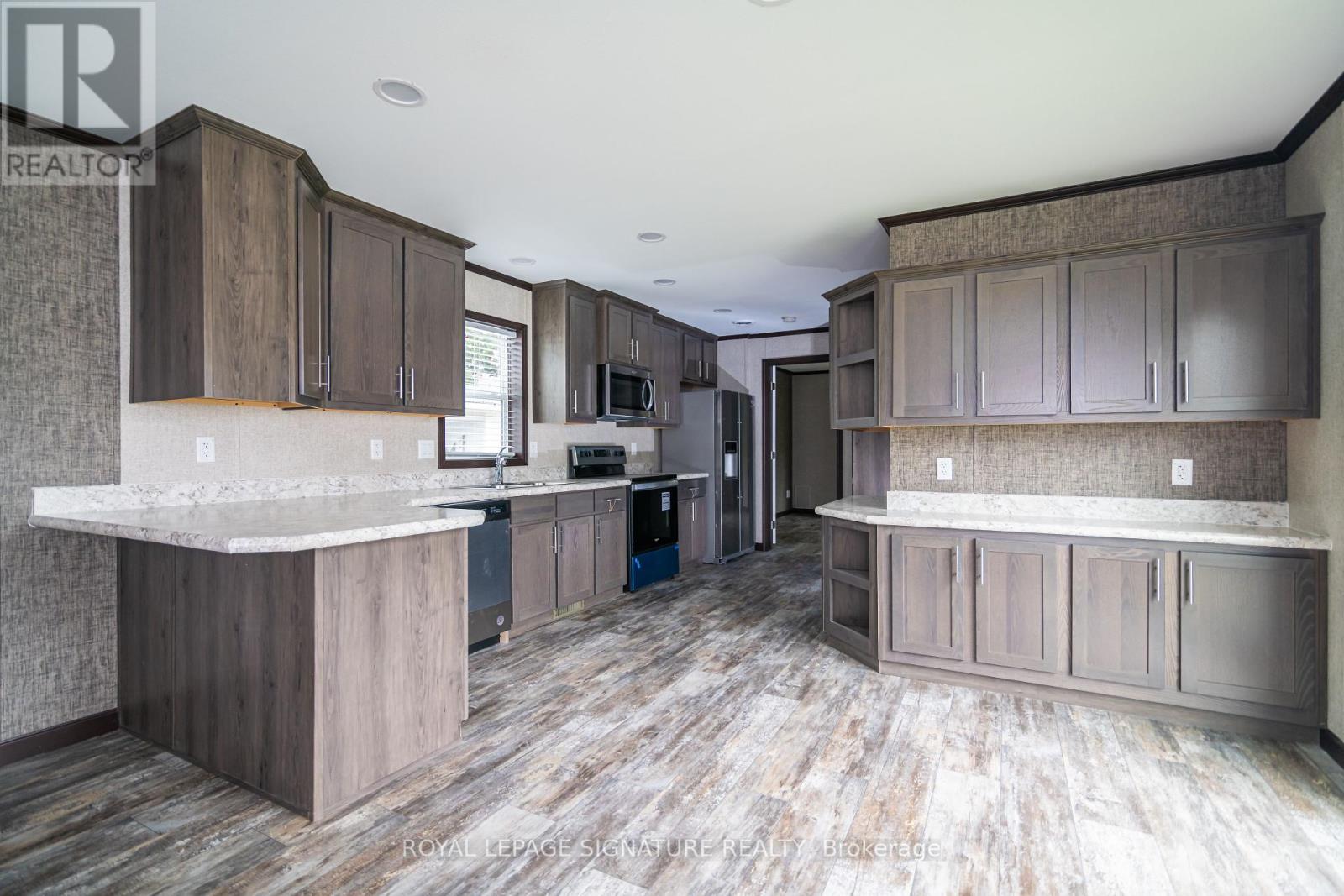 126 Regency Drive, Chatham-Kent, Ontario  N7L 4E4 - Photo 6 - X12011558