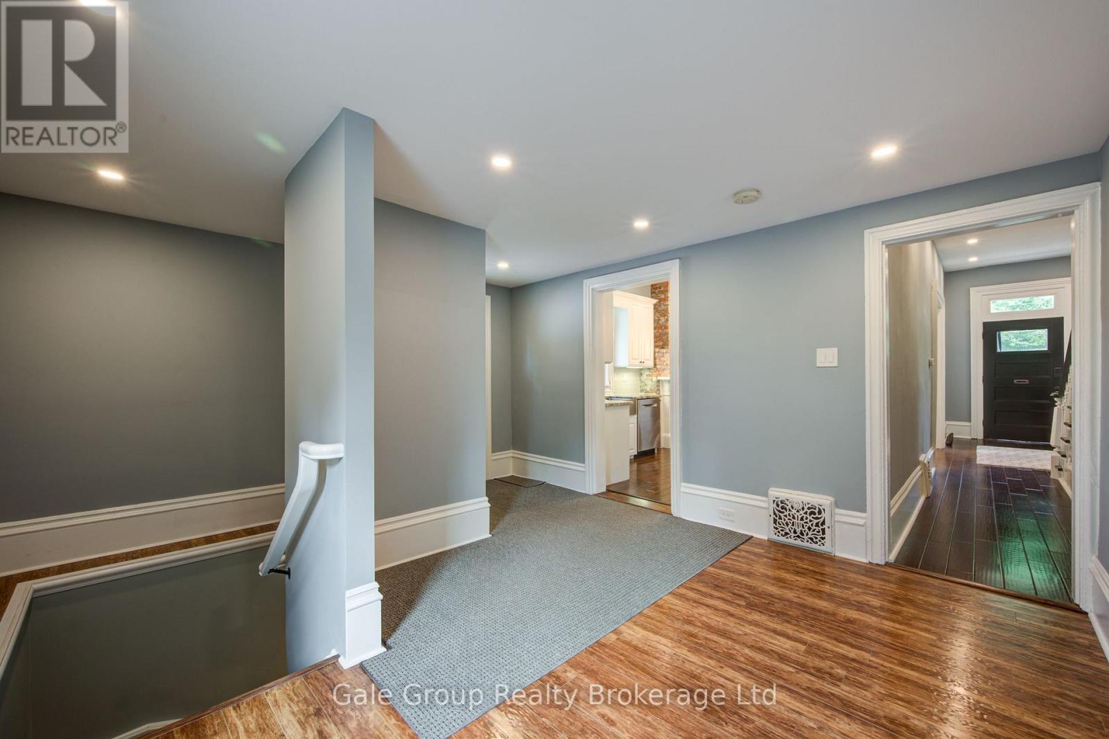 155 Vansittart Avenue, Woodstock, Ontario  N4S 6E7 - Photo 15 - X12415264