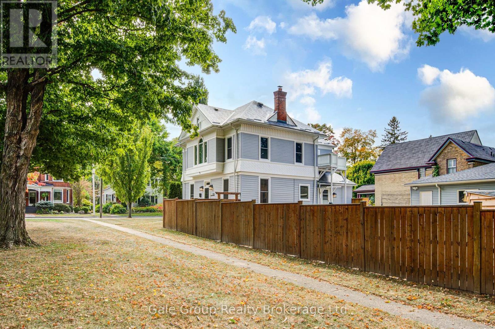 155 Vansittart Avenue, Woodstock, Ontario  N4S 6E7 - Photo 3 - X12415264