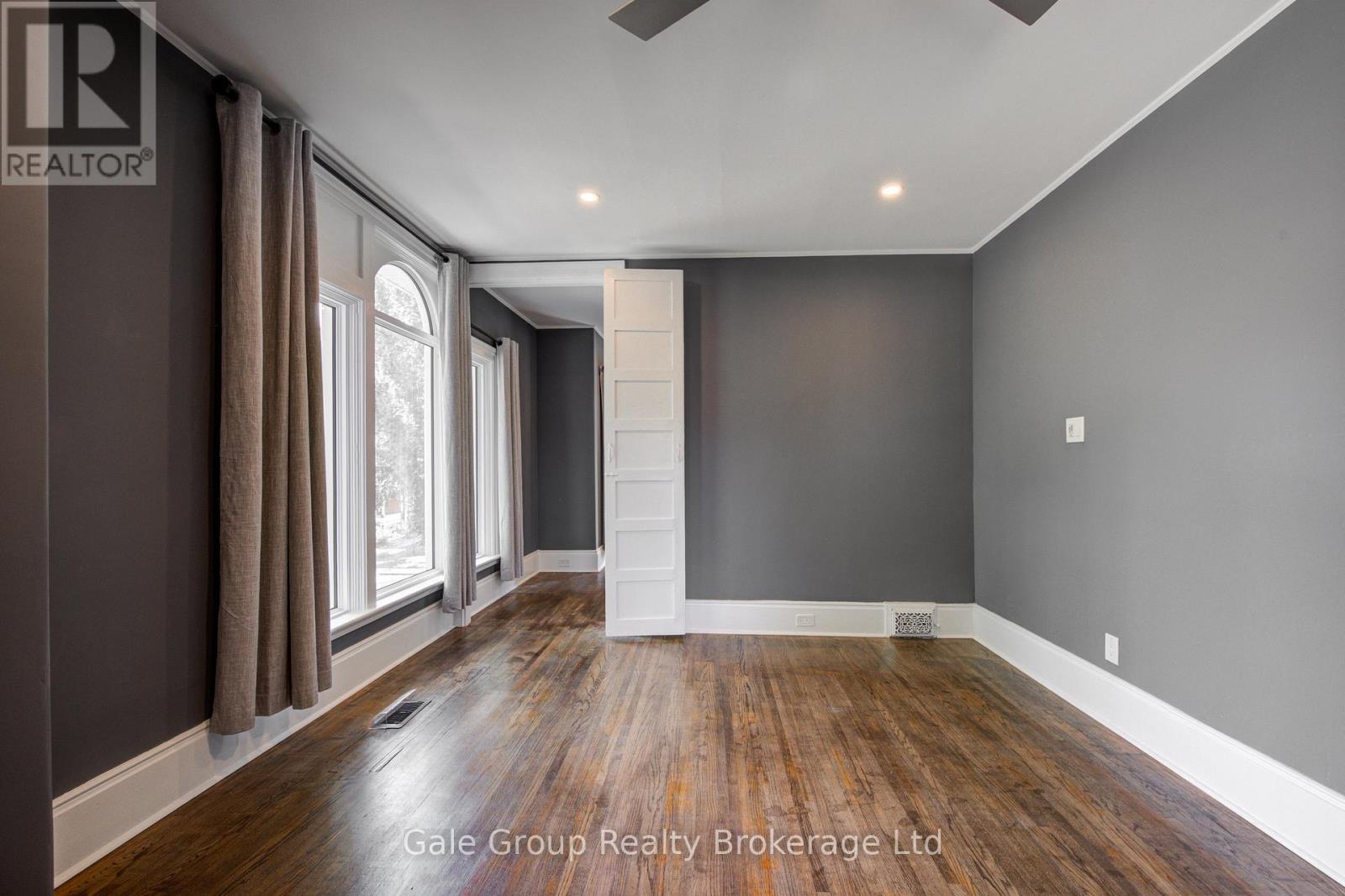 155 Vansittart Avenue, Woodstock, Ontario  N4S 6E7 - Photo 30 - X12415264