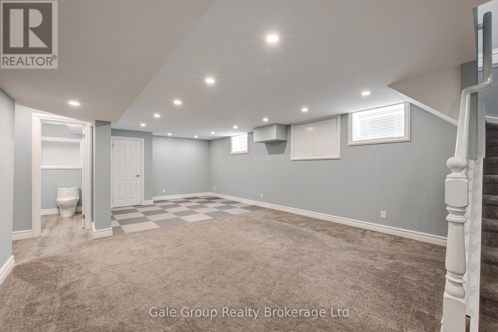155 Vansittart Avenue, Woodstock, Ontario  N4S 6E7 - Photo 35 - X12415264