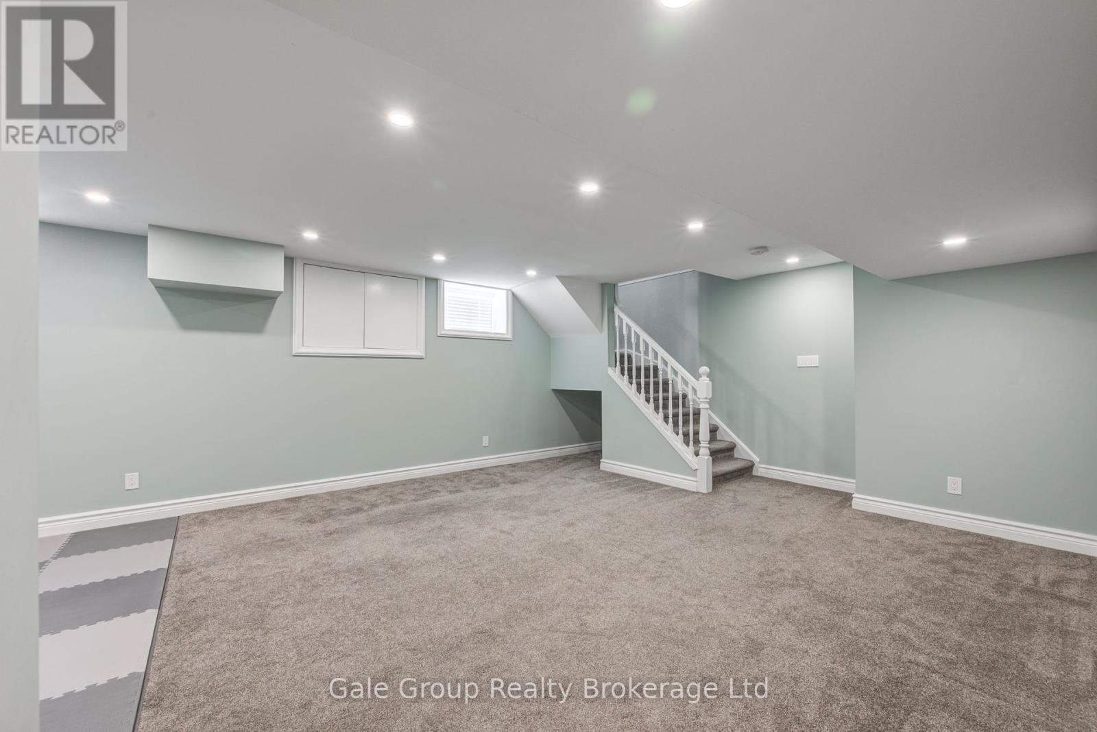 155 Vansittart Avenue, Woodstock, Ontario  N4S 6E7 - Photo 36 - X12415264