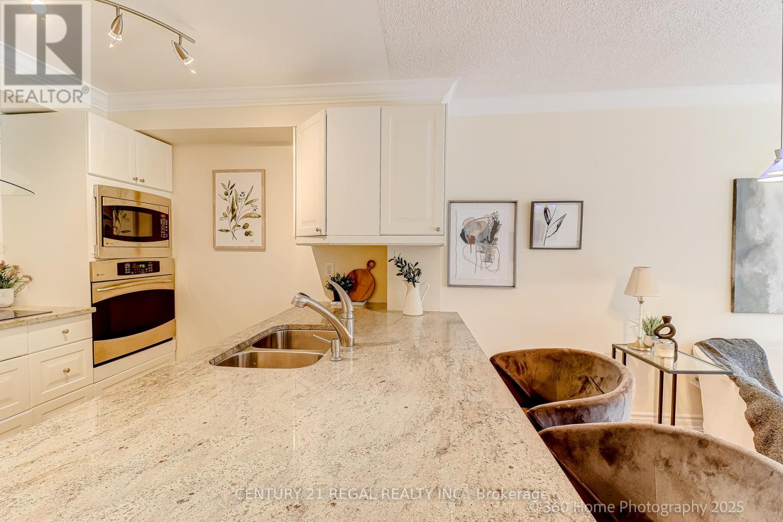 308 - 2267 Lake Shore Boulevard W, Toronto, Ontario  M8V 3X2 - Photo 5 - W12415211