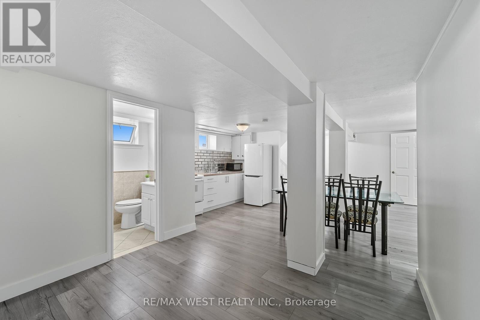 38 Feltham Avenue, Toronto, Ontario  M6N 2C3 - Photo 37 - W12415220