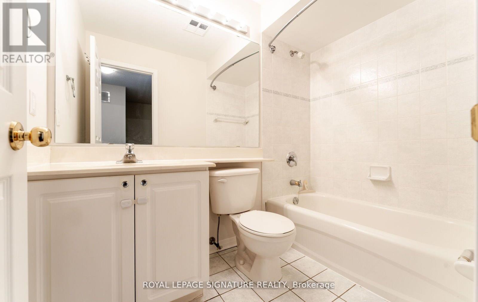 2 - 760 Village Green Boulevard, Mississauga, Ontario  L5E 3K8 - Photo 22 - W12415224