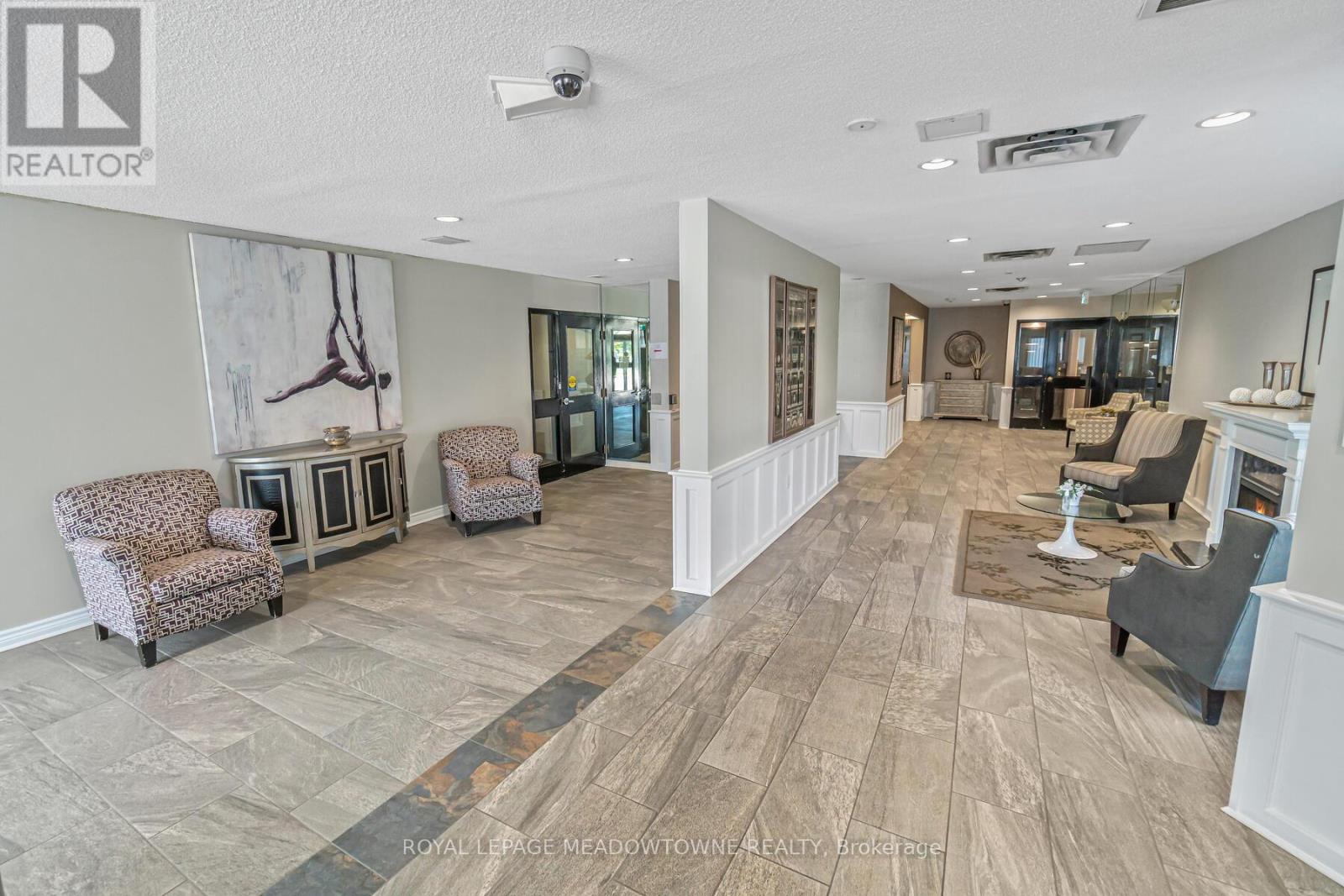 1708 - 20 Mcfarlane Drive, Halton Hills, Ontario  L7G 5J8 - Photo 4 - W12415227
