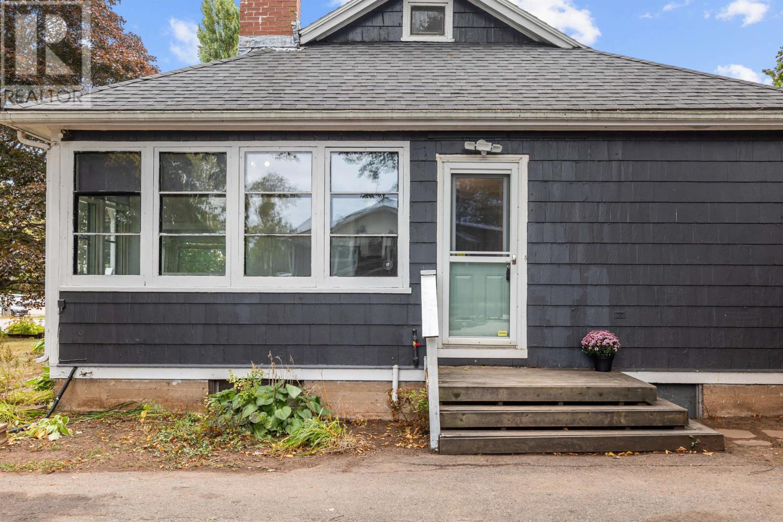 61 Mount Edward Road, Charlottetown, Prince Edward Island  C1A 5S1 - Photo 2 - 202523832