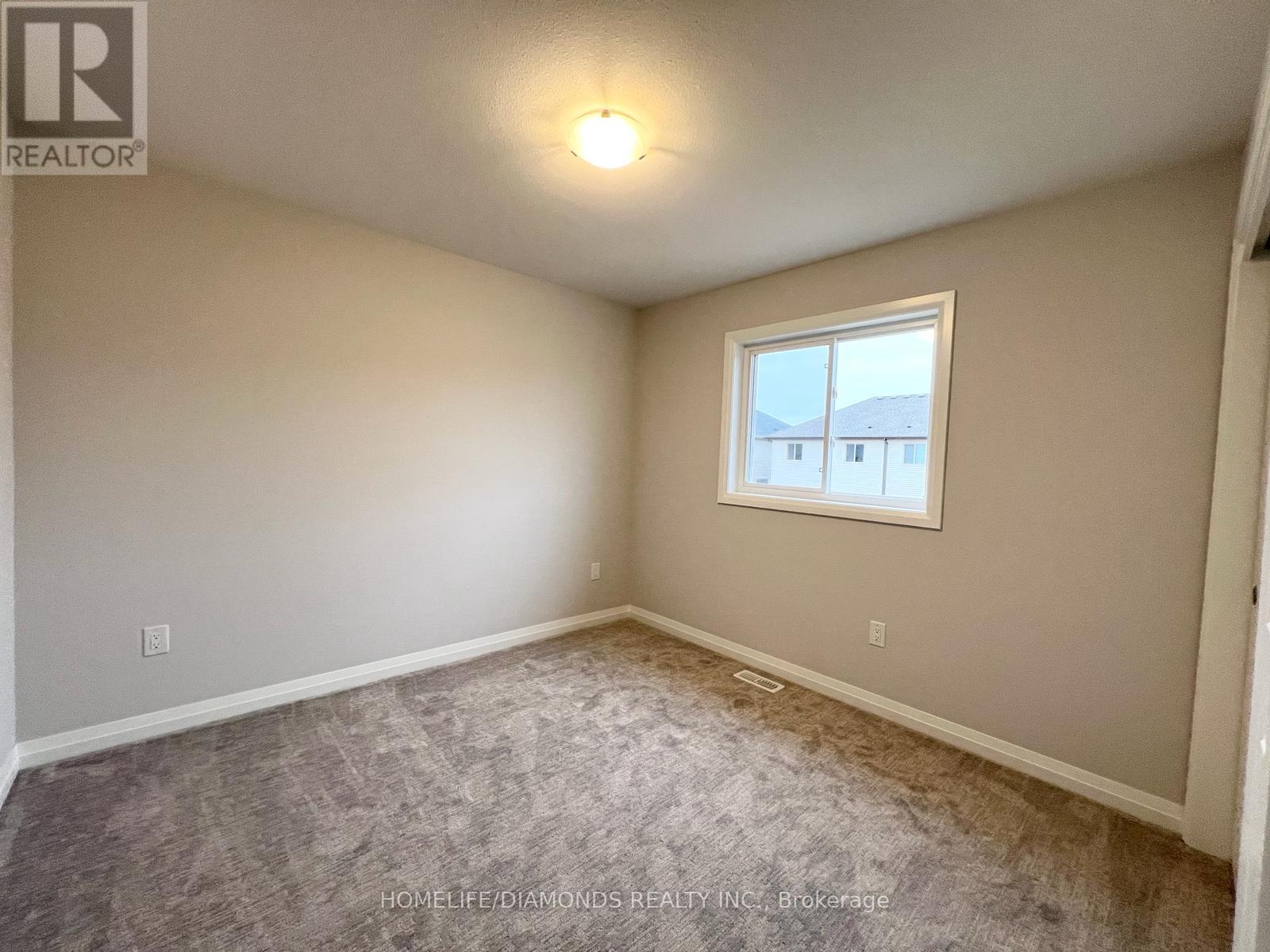 121 Alicia Crescent, Thorold, Ontario  L0S 1K0 - Photo 12 - X12415182