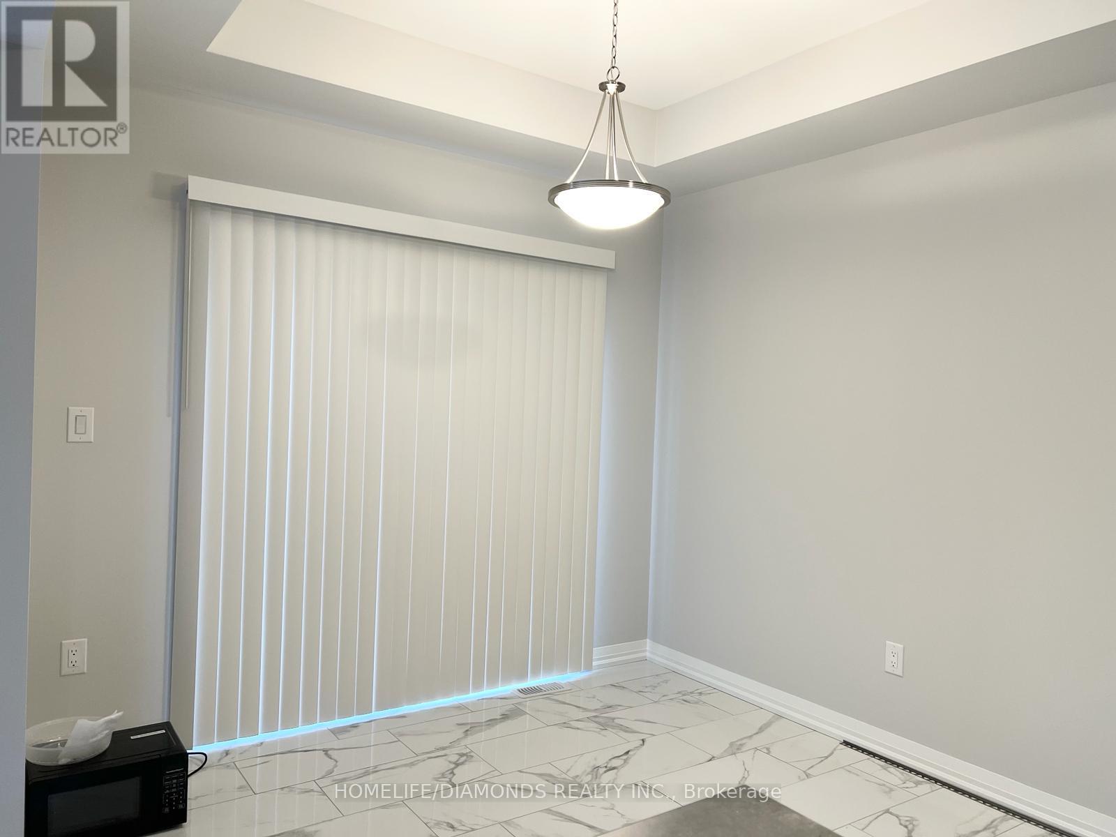 121 Alicia Crescent, Thorold, Ontario  L0S 1K0 - Photo 4 - X12415182