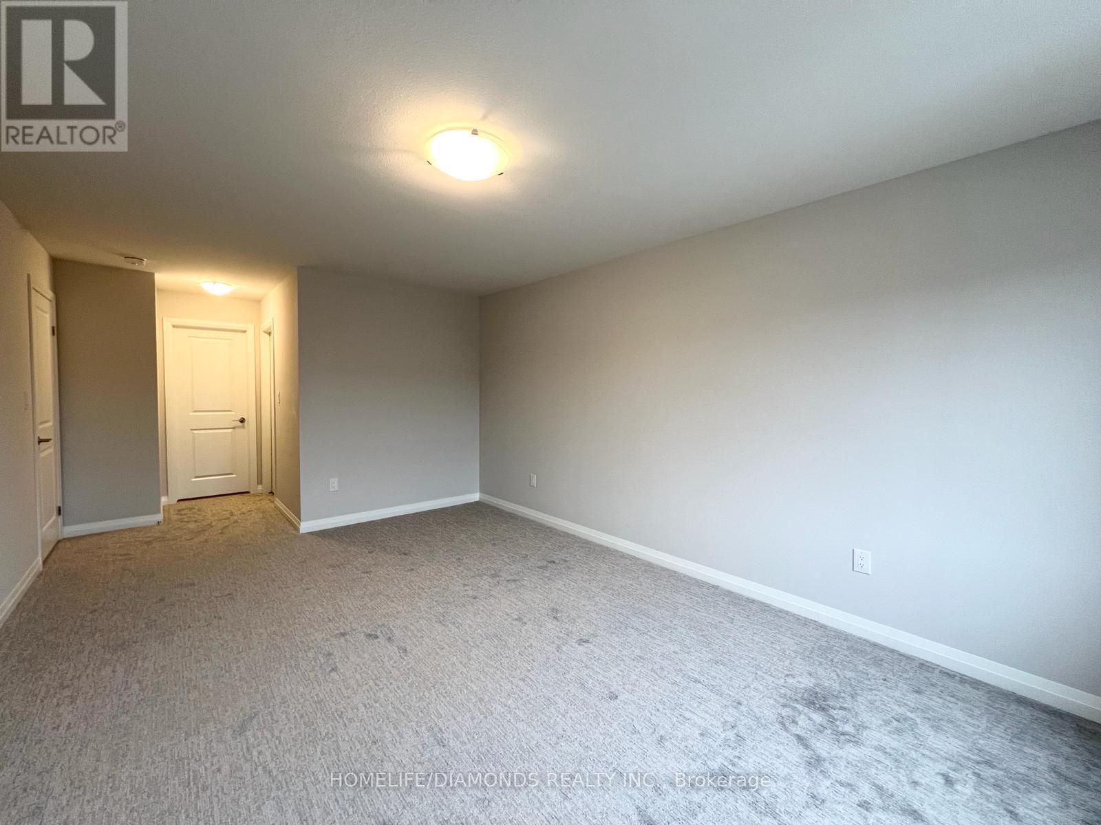 121 Alicia Crescent, Thorold, Ontario  L0S 1K0 - Photo 7 - X12415182