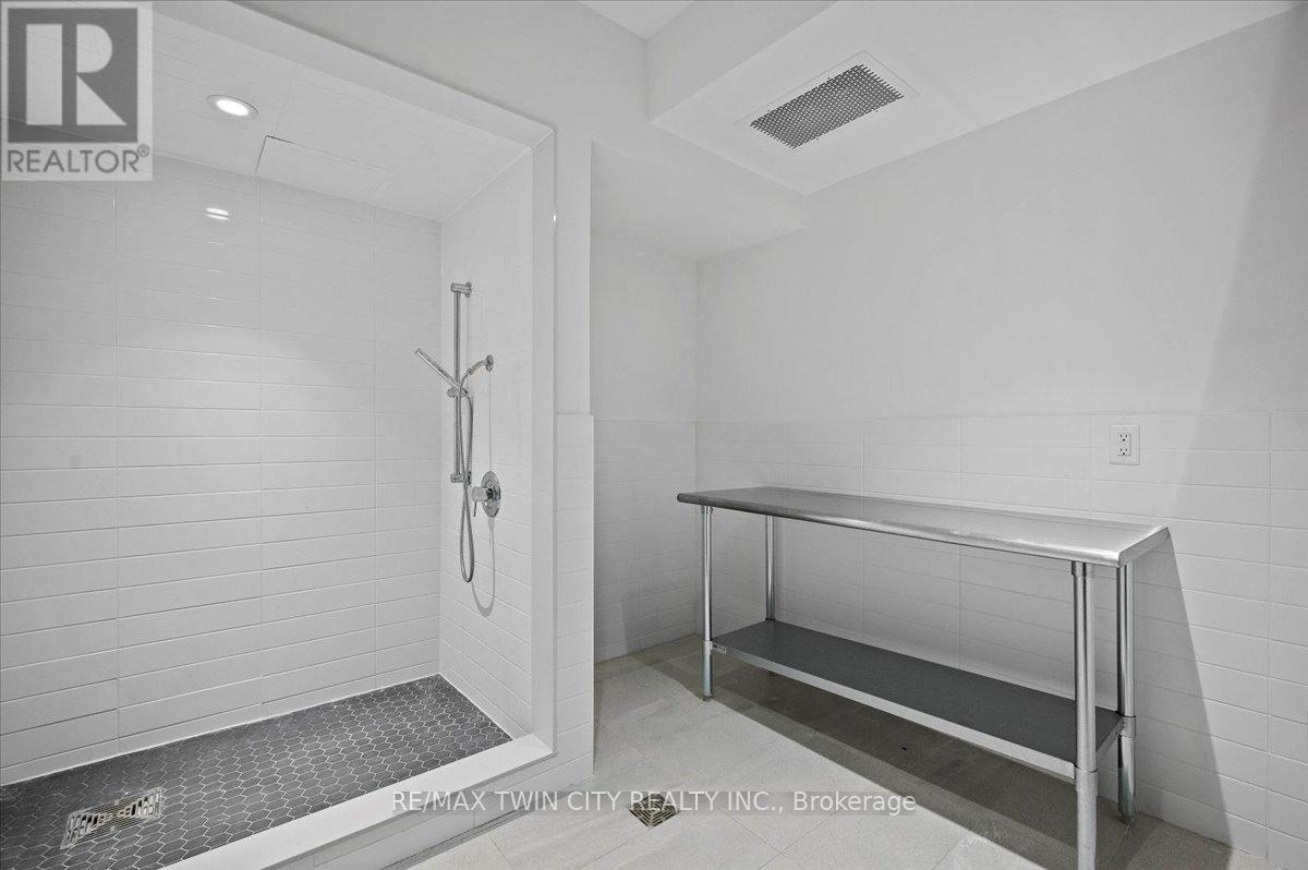 505 - 55 Duke Street W, Kitchener, Ontario  N2H 0C9 - Photo 42 - X12415210