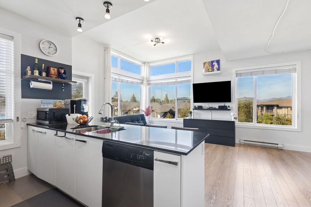 410 15956 86a Avenue, Surrey, British Columbia  V4N 6N8 - Photo 7 - R3050003