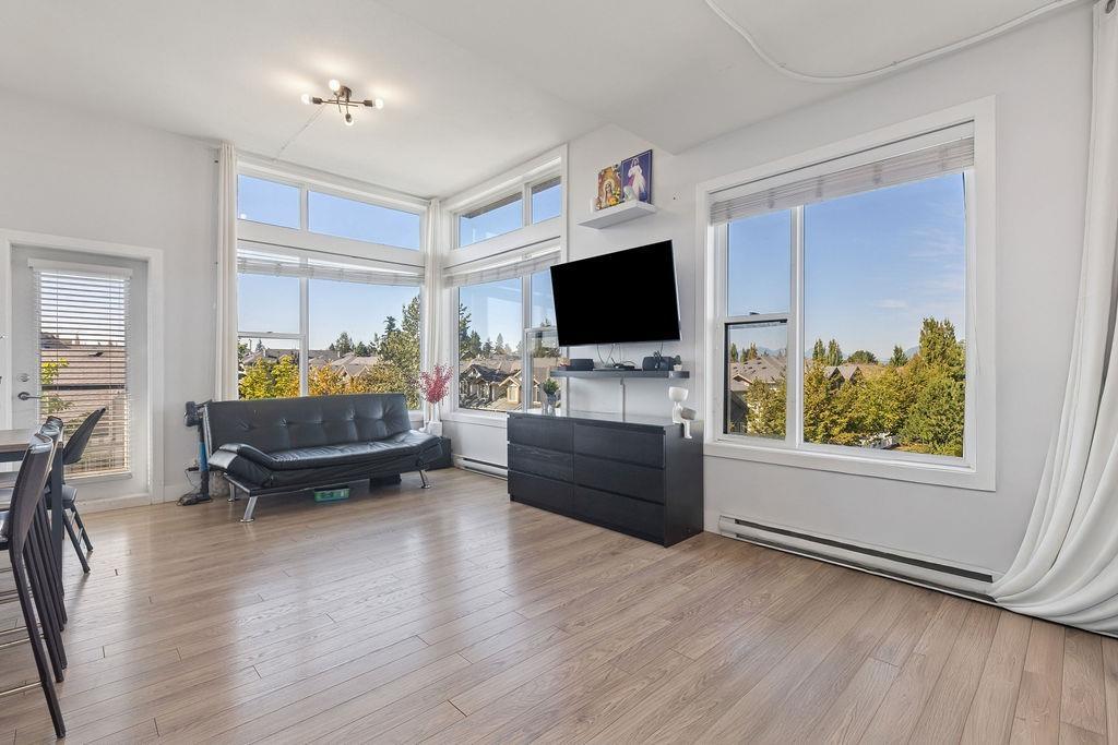 410 15956 86a Avenue, Surrey, British Columbia  V4N 6N8 - Photo 4 - R3050003