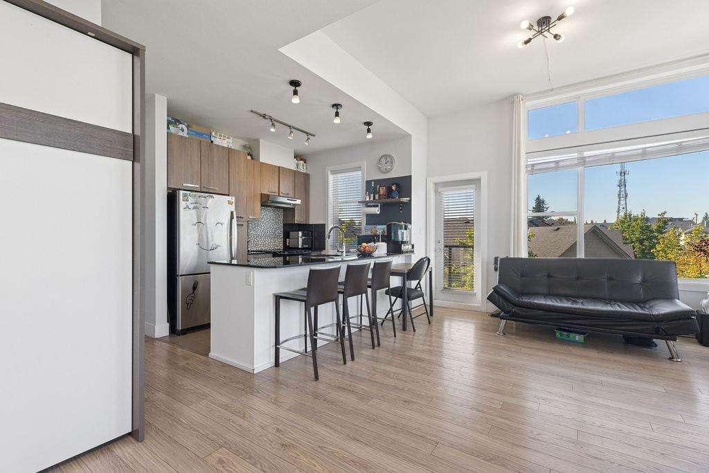 410 15956 86a Avenue, Surrey, British Columbia  V4N 6N8 - Photo 8 - R3050003