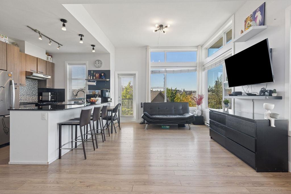 410 15956 86a Avenue, Surrey, British Columbia  V4N 6N8 - Photo 5 - R3050003