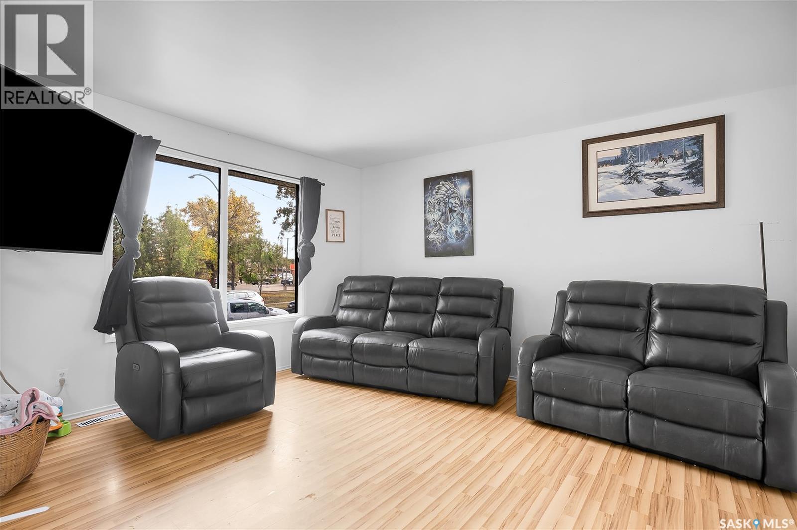 1633 B Avenue N, Saskatoon, Saskatchewan  S7L 1H2 - Photo 4 - SK018777