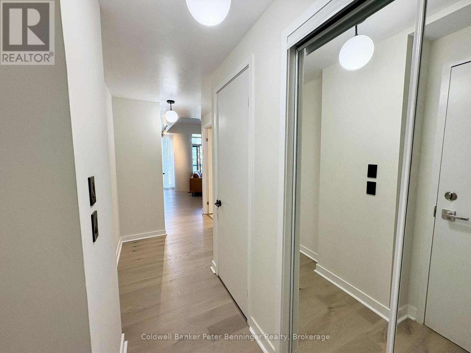 2308 - 14 York Street, Toronto (Waterfront Communities), Ontario  M5J 0A9 - Photo 2 - C12415484