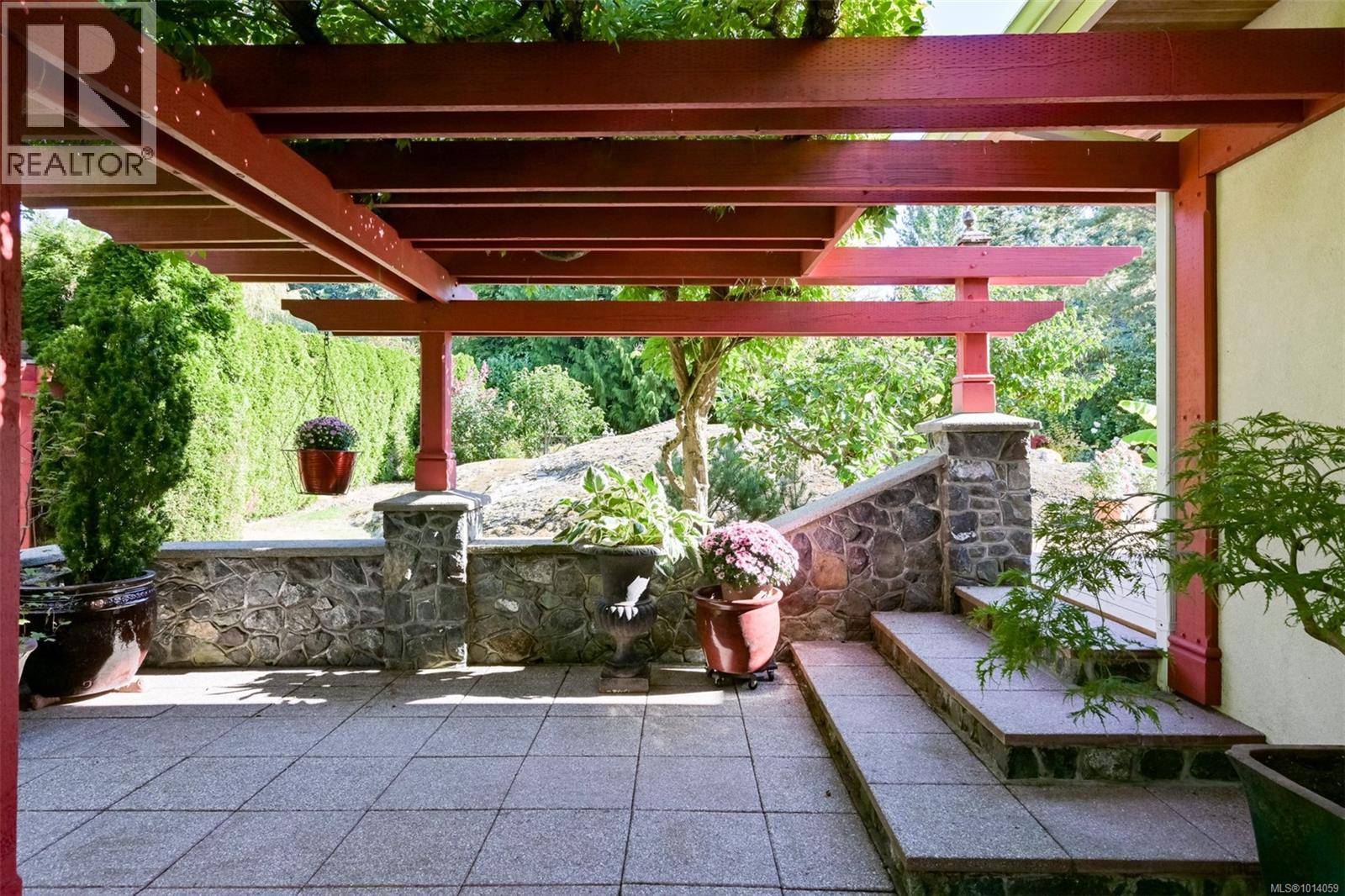 2886 Tudor Ave, Saanich, British Columbia  V8N 1M1 - Photo 23 - 1014059