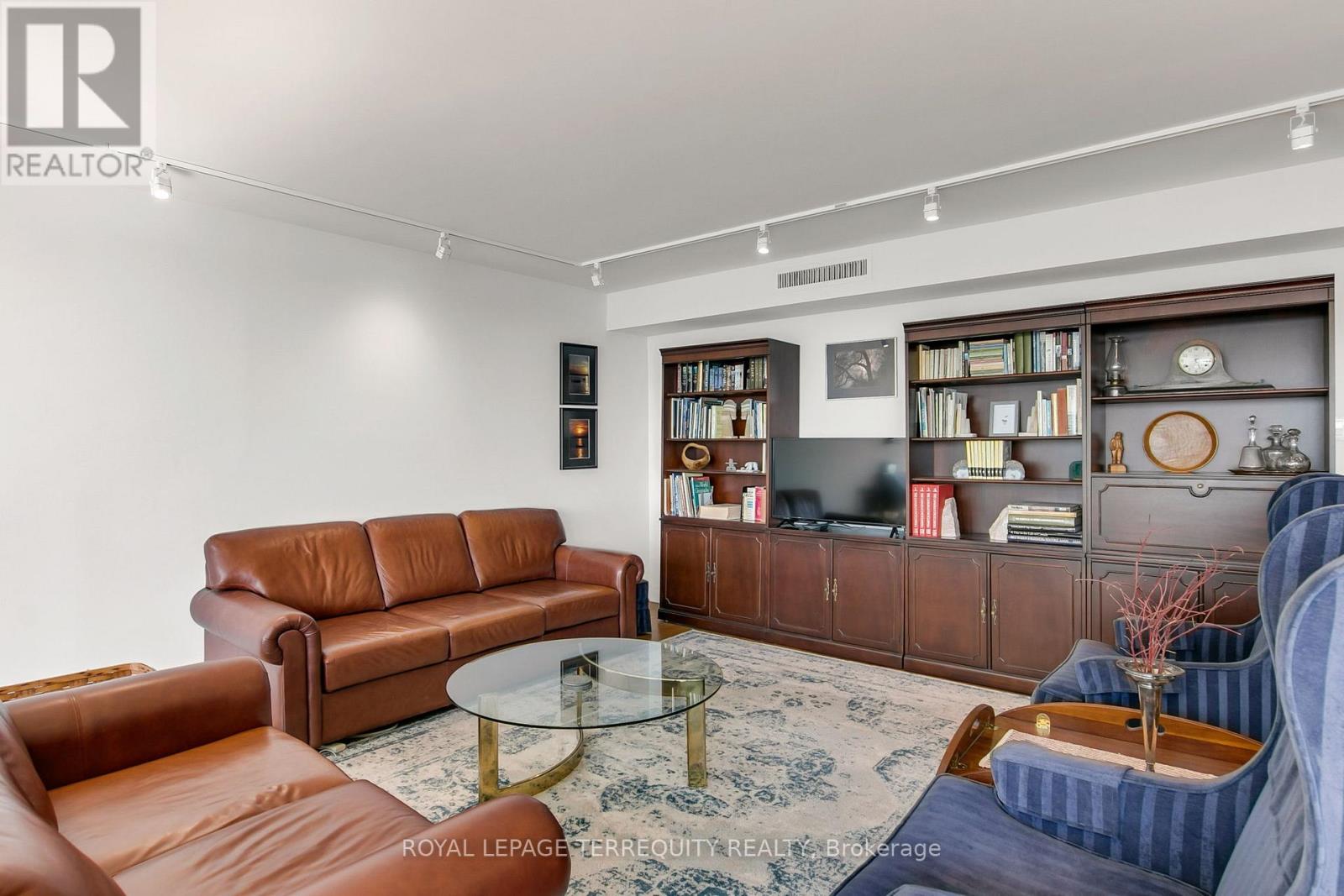 2311 - 55 Harbour Square, Toronto, Ontario  M5J 2L1 - Photo 11 - C12415362