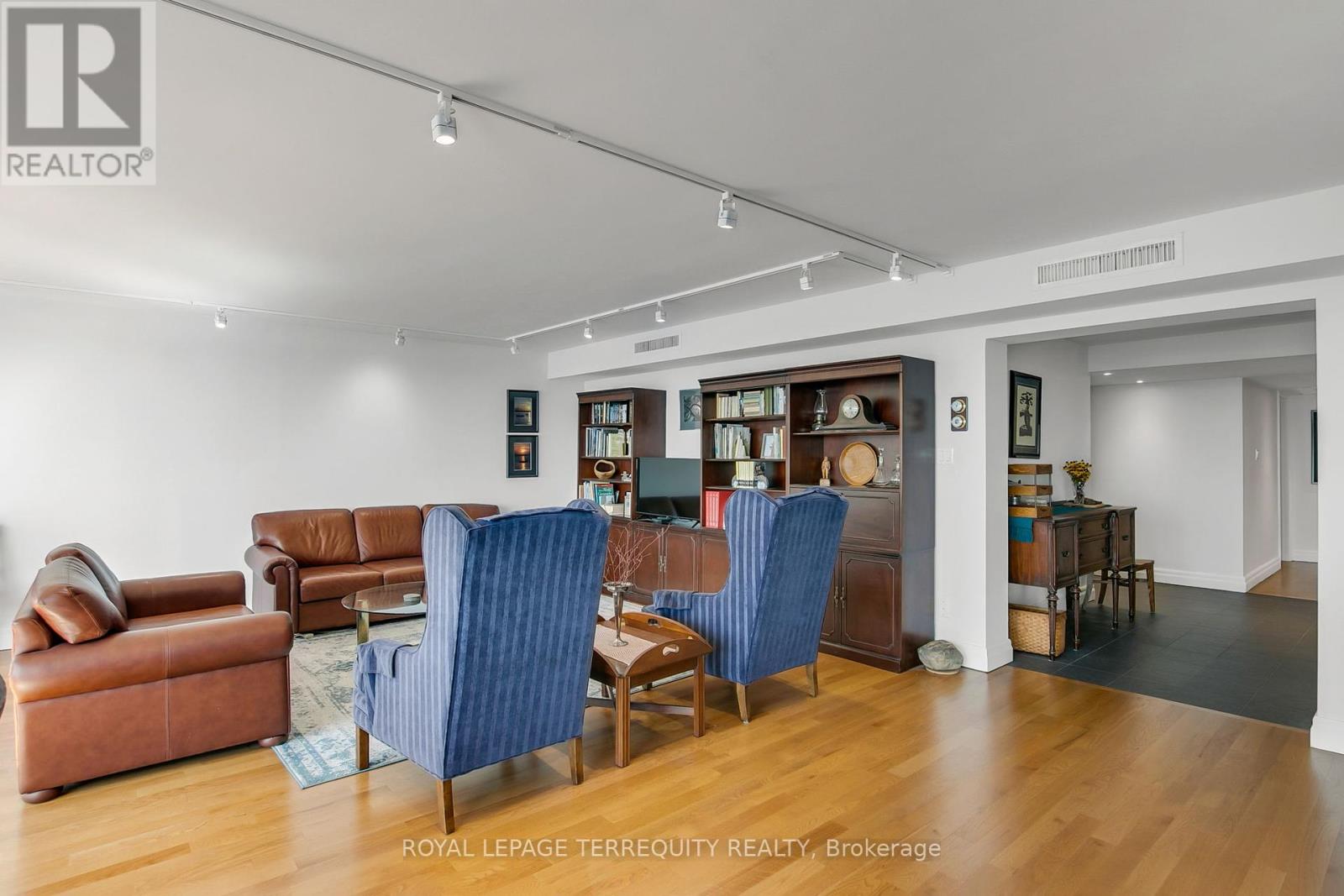 2311 - 55 Harbour Square, Toronto, Ontario  M5J 2L1 - Photo 14 - C12415362