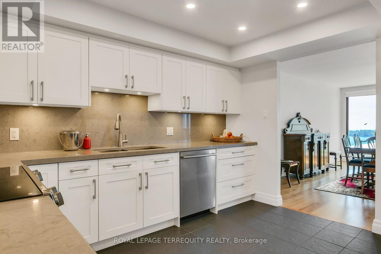 2311 - 55 Harbour Square, Toronto, Ontario  M5J 2L1 - Photo 24 - C12415362