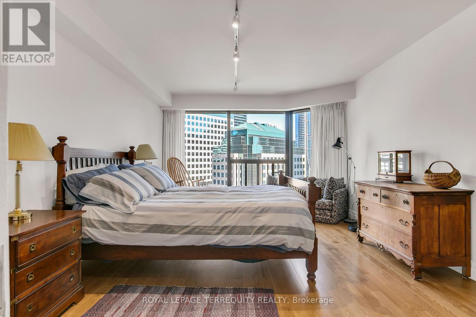 2311 - 55 Harbour Square, Toronto, Ontario  M5J 2L1 - Photo 29 - C12415362