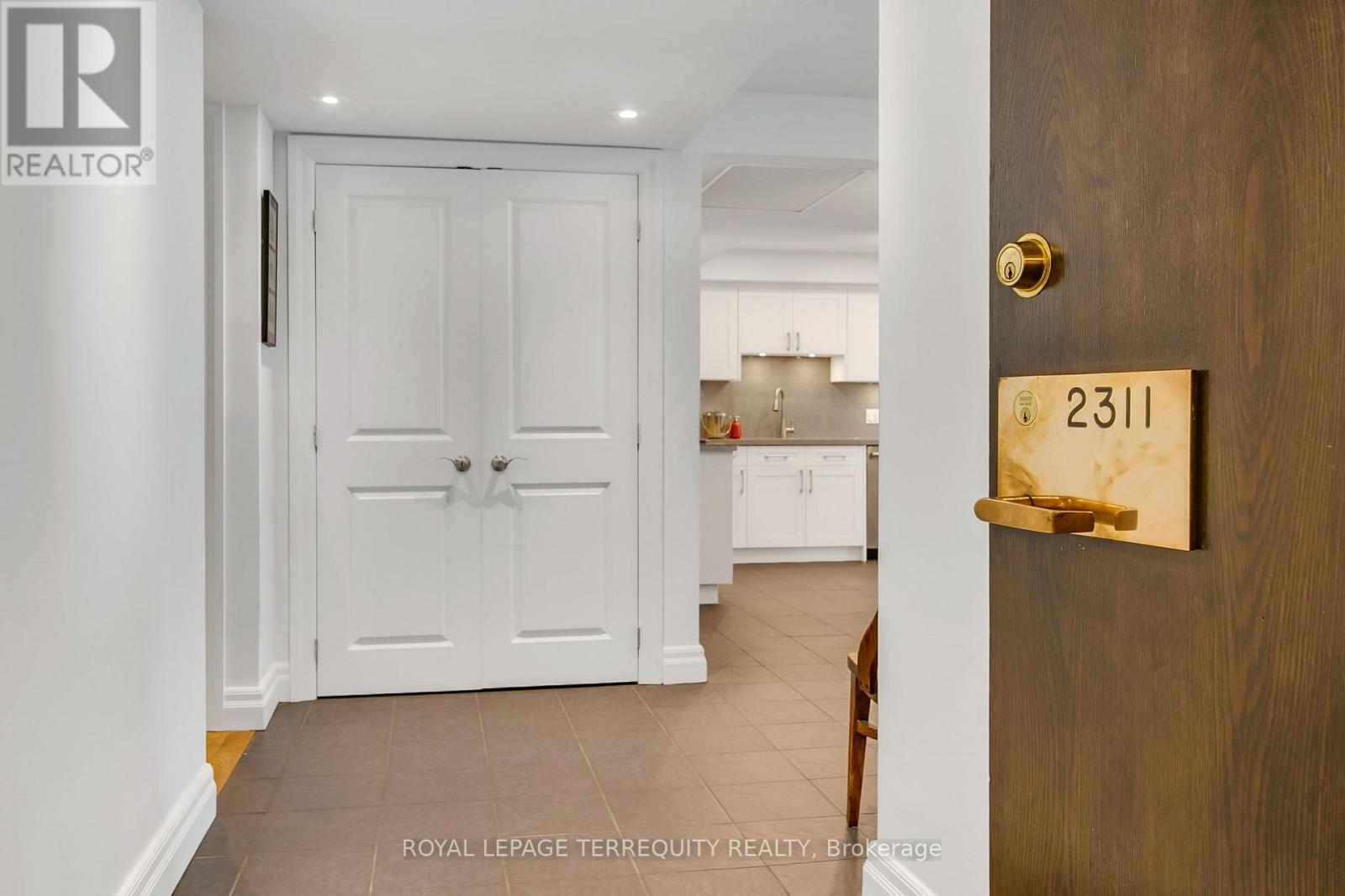 2311 - 55 Harbour Square, Toronto, Ontario  M5J 2L1 - Photo 3 - C12415362