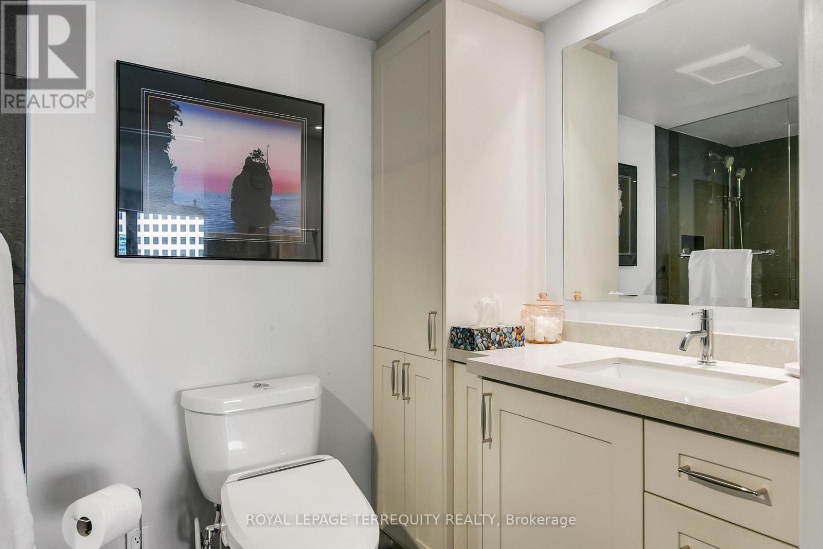 2311 - 55 Harbour Square, Toronto, Ontario  M5J 2L1 - Photo 32 - C12415362