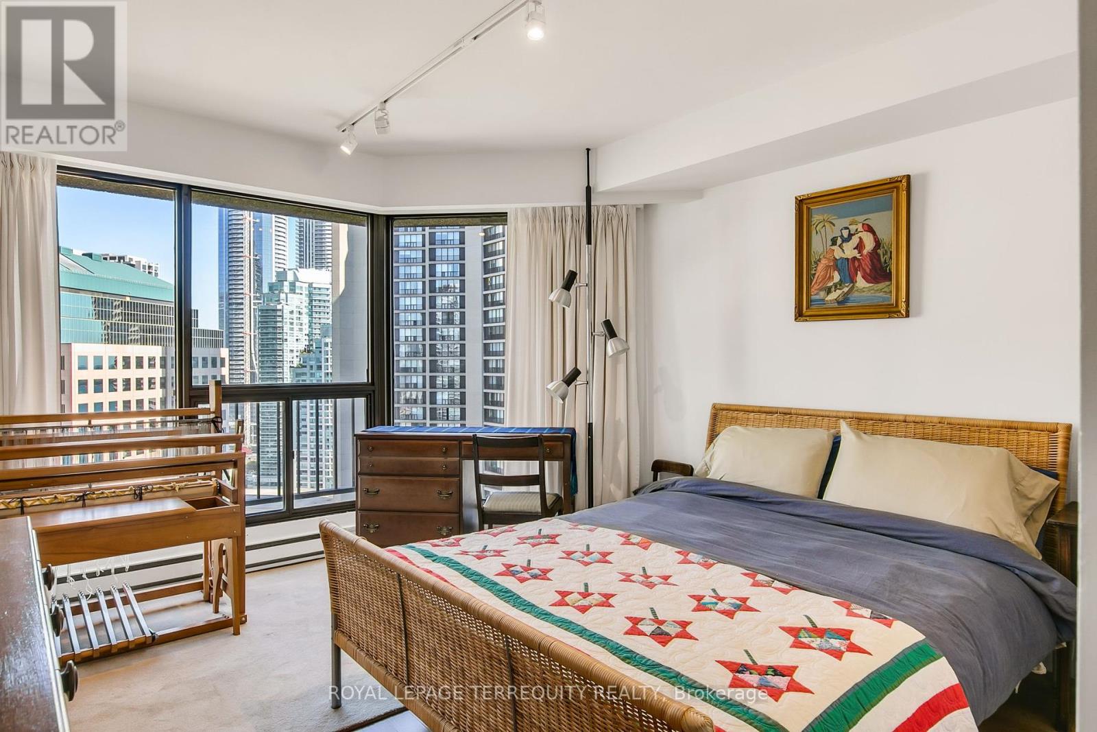 2311 - 55 Harbour Square, Toronto, Ontario  M5J 2L1 - Photo 34 - C12415362