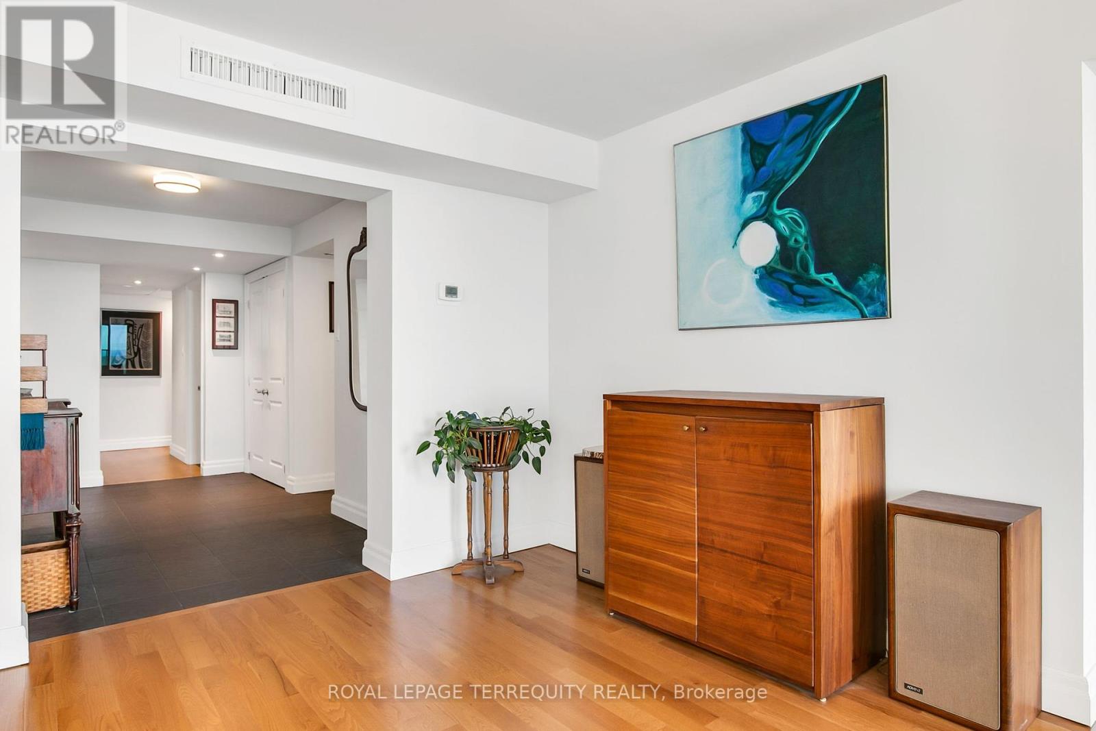 2311 - 55 Harbour Square, Toronto, Ontario  M5J 2L1 - Photo 6 - C12415362
