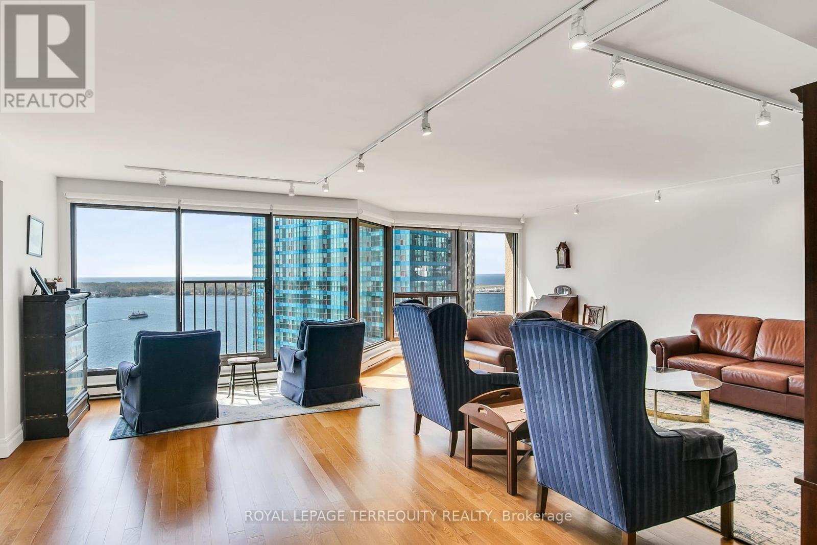 2311 - 55 Harbour Square, Toronto, Ontario  M5J 2L1 - Photo 7 - C12415362