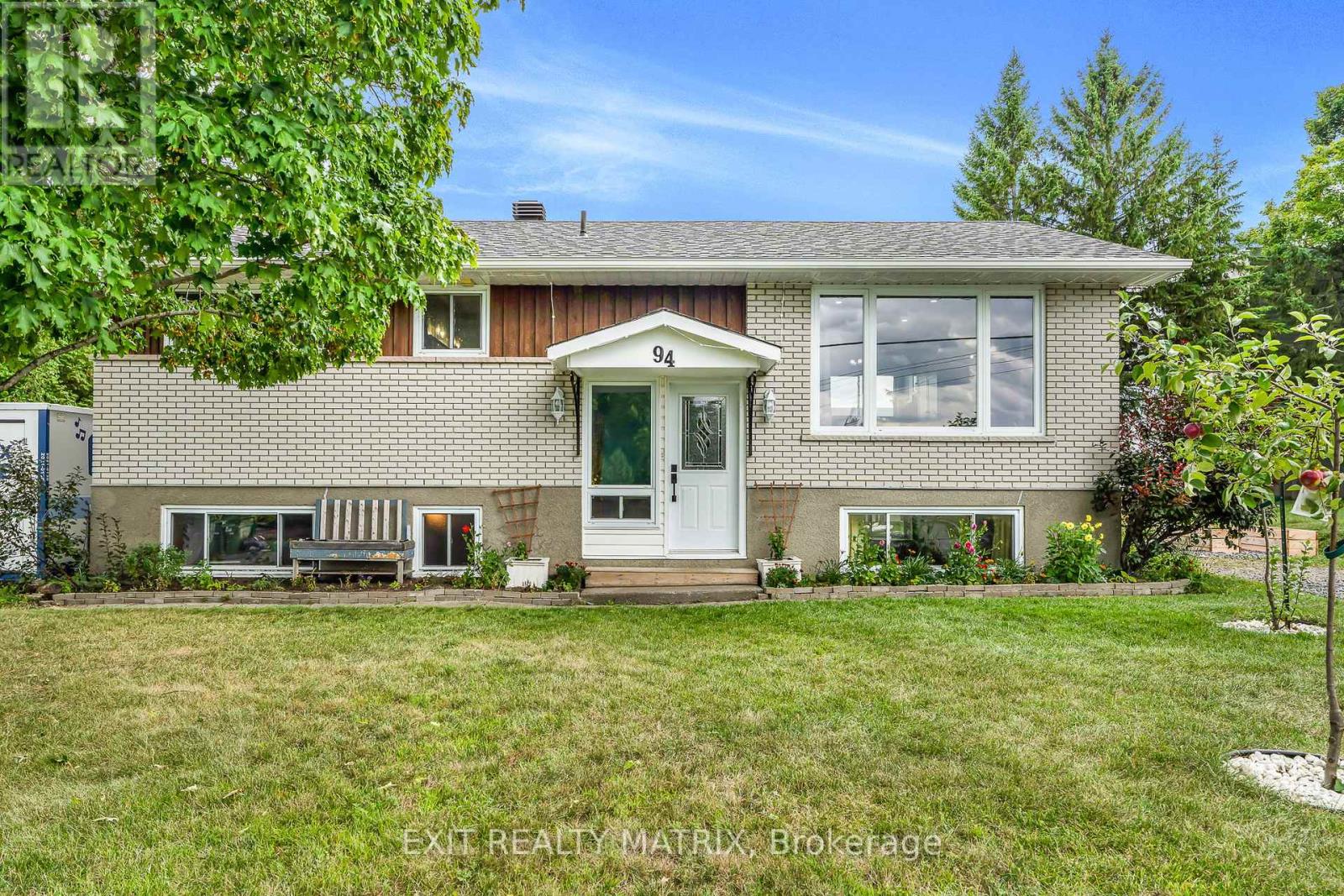 94 PEEL STREET E, North Glengarry, Ontario