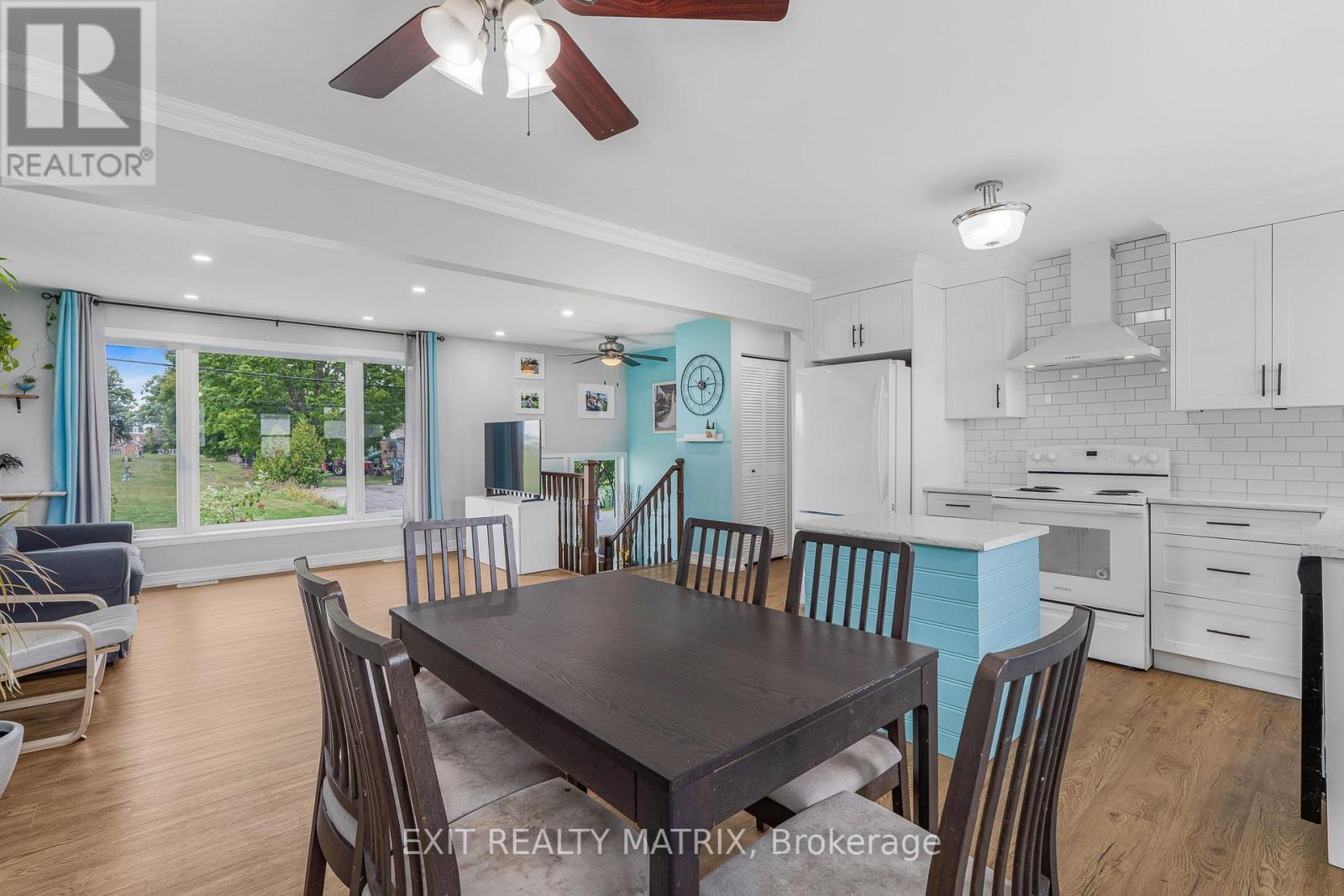94 Peel Street E, North Glengarry, Ontario  K0C 1A0 - Photo 15 - X12415489