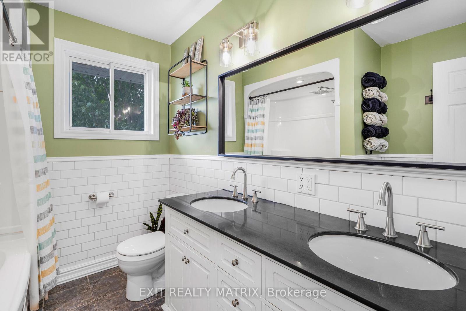 94 Peel Street E, North Glengarry, Ontario  K0C 1A0 - Photo 20 - X12415489