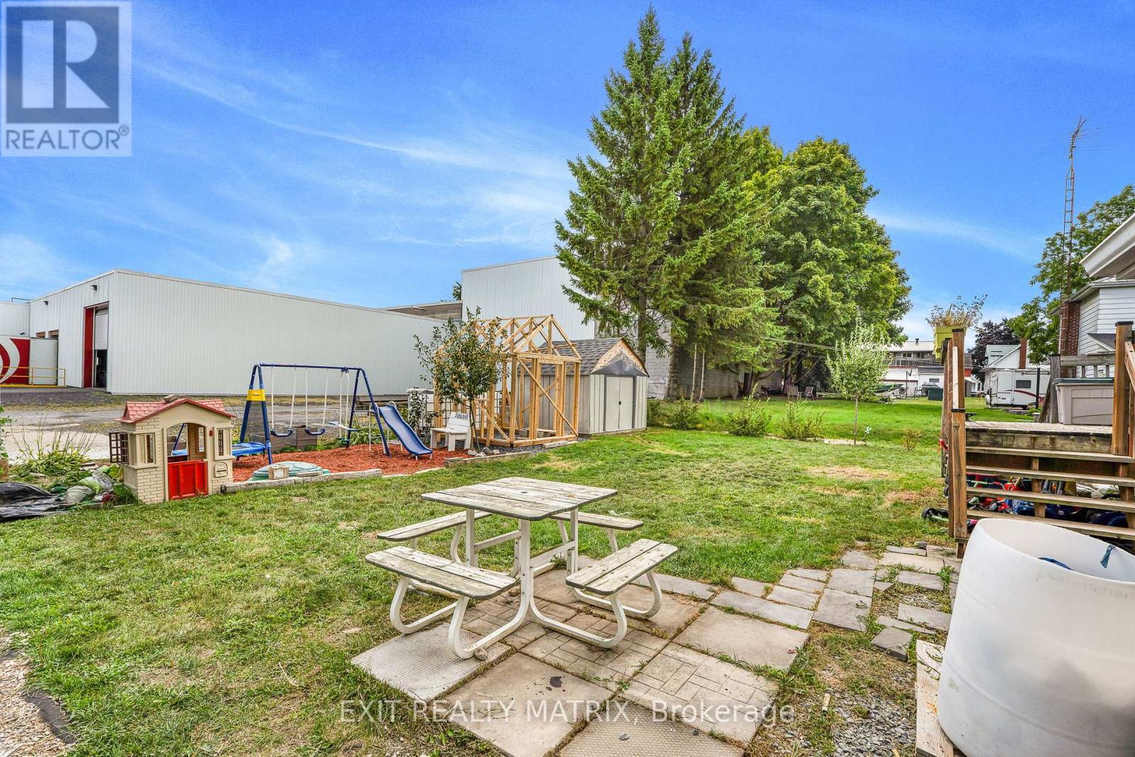 94 Peel Street E, North Glengarry, Ontario  K0C 1A0 - Photo 28 - X12415489