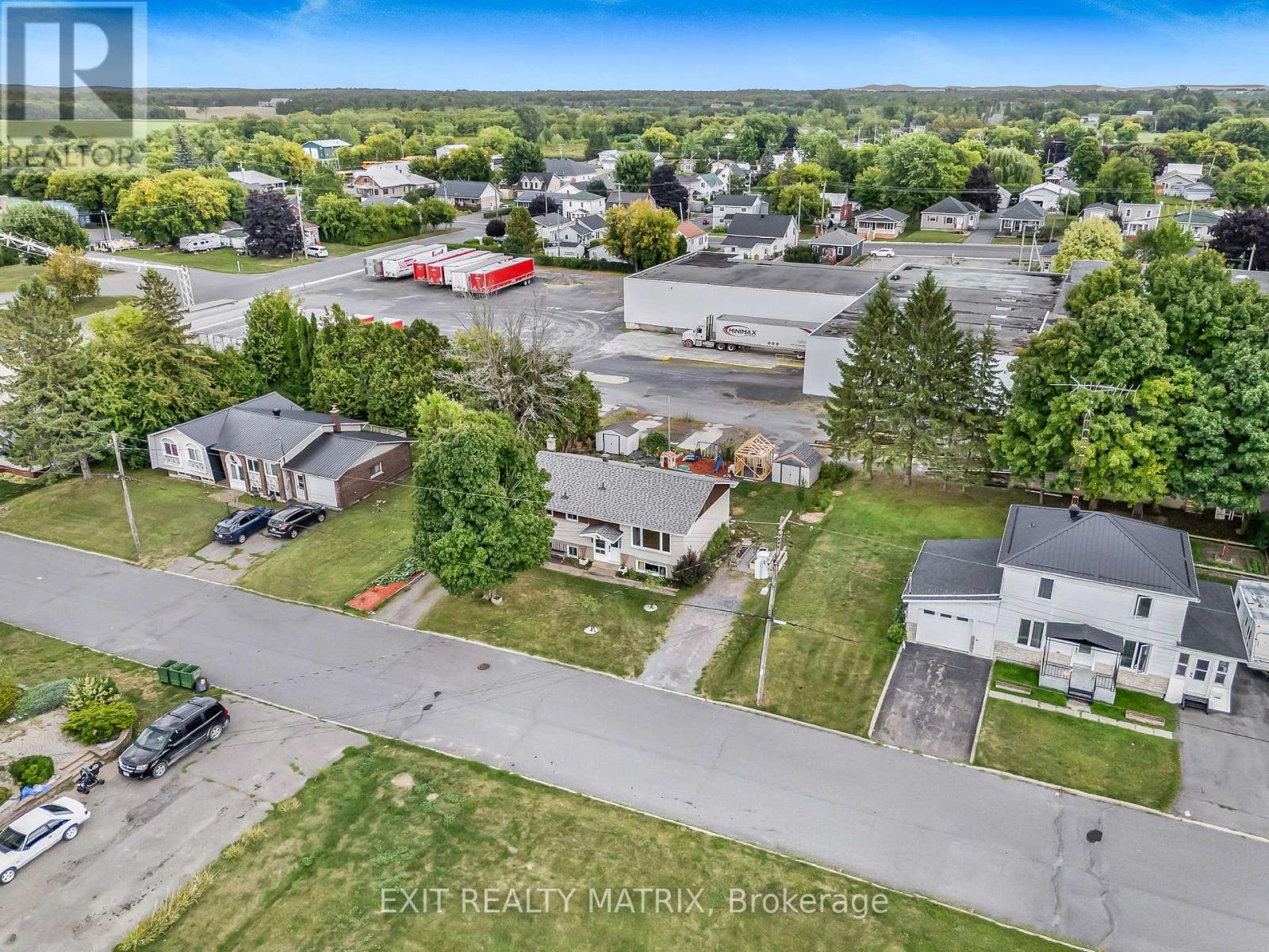94 Peel Street E, North Glengarry, Ontario  K0C 1A0 - Photo 33 - X12415489