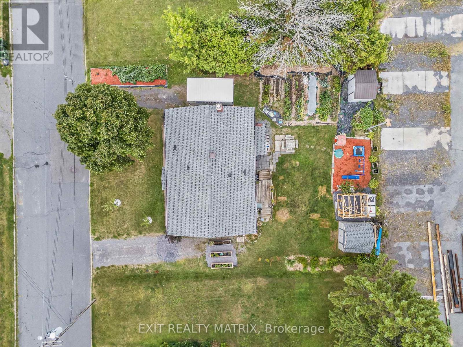 94 Peel Street E, North Glengarry, Ontario  K0C 1A0 - Photo 34 - X12415489