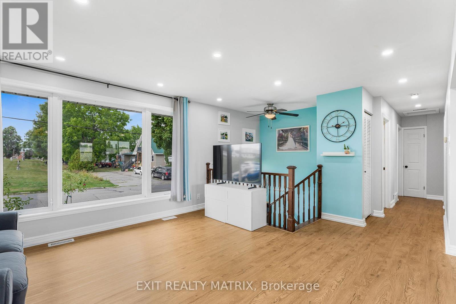 94 Peel Street E, North Glengarry, Ontario  K0C 1A0 - Photo 8 - X12415489