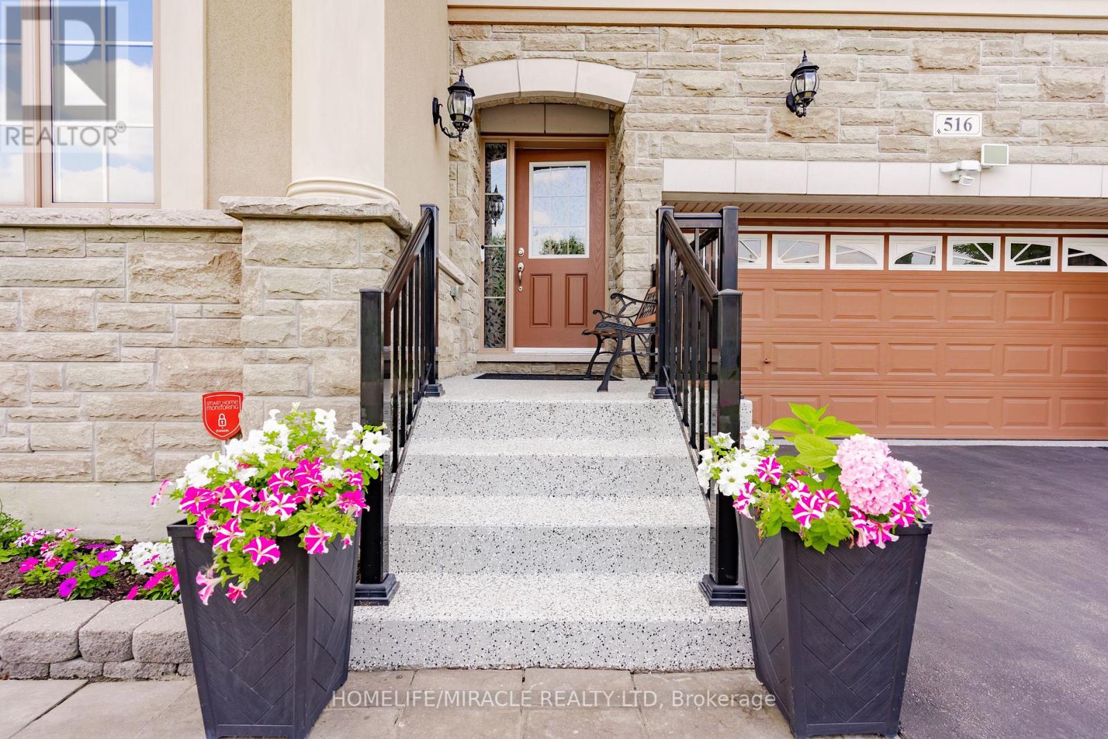 516 Vellore Woods Boulevard, Vaughan, Ontario  L4H 2W3 - Photo 5 - N12415265