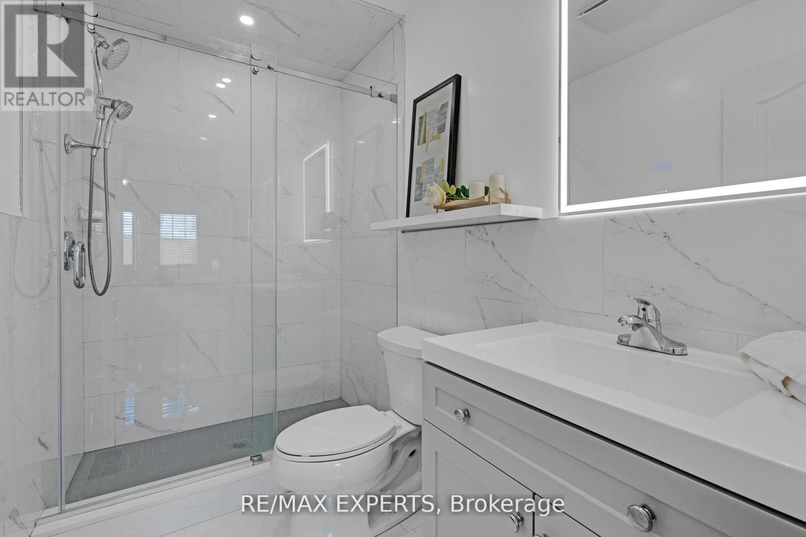32 - 19 Foxchase Avenue, Vaughan, Ontario  L4L 9M9 - Photo 12 - N12415301