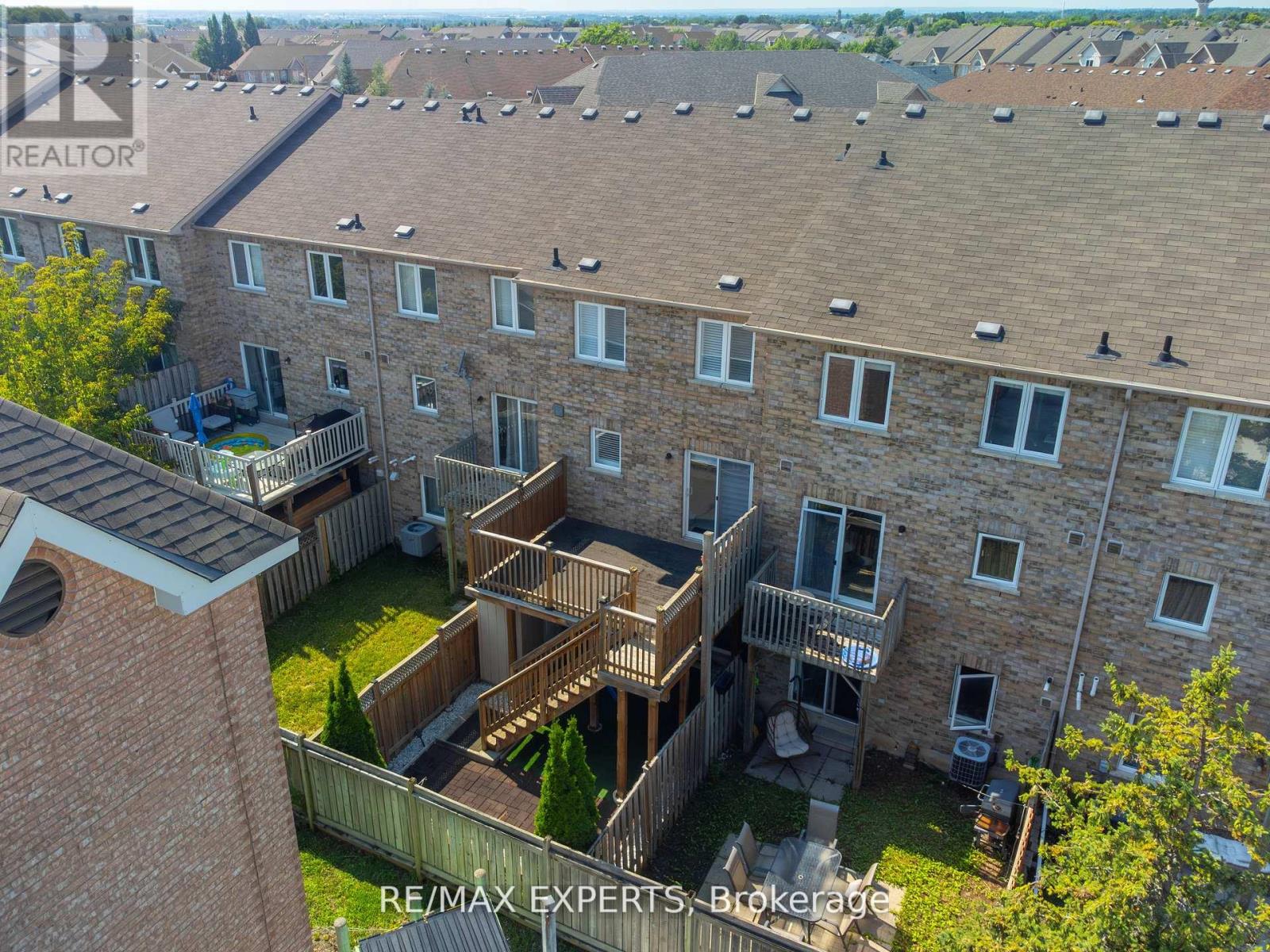 32 - 19 Foxchase Avenue, Vaughan, Ontario  L4L 9M9 - Photo 3 - N12415301